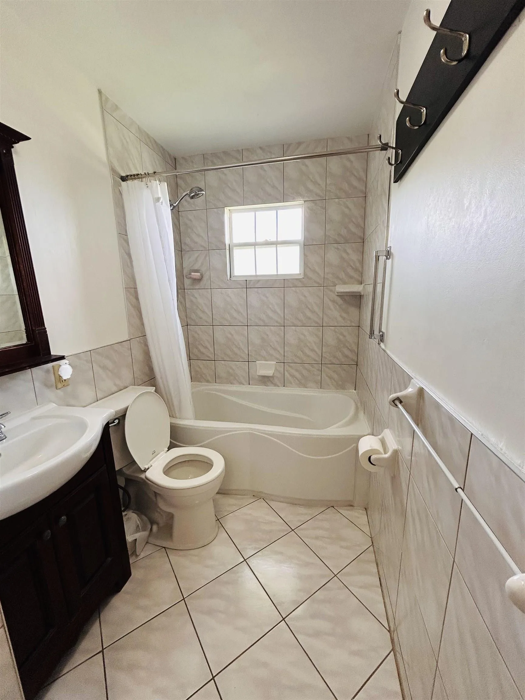 54 Holyrood Drive, Sydney, NS B1S 1Y2, 3 Bedrooms Bedrooms, ,1 BathroomBathrooms,Residential,For Sale,Holyrood,202523668