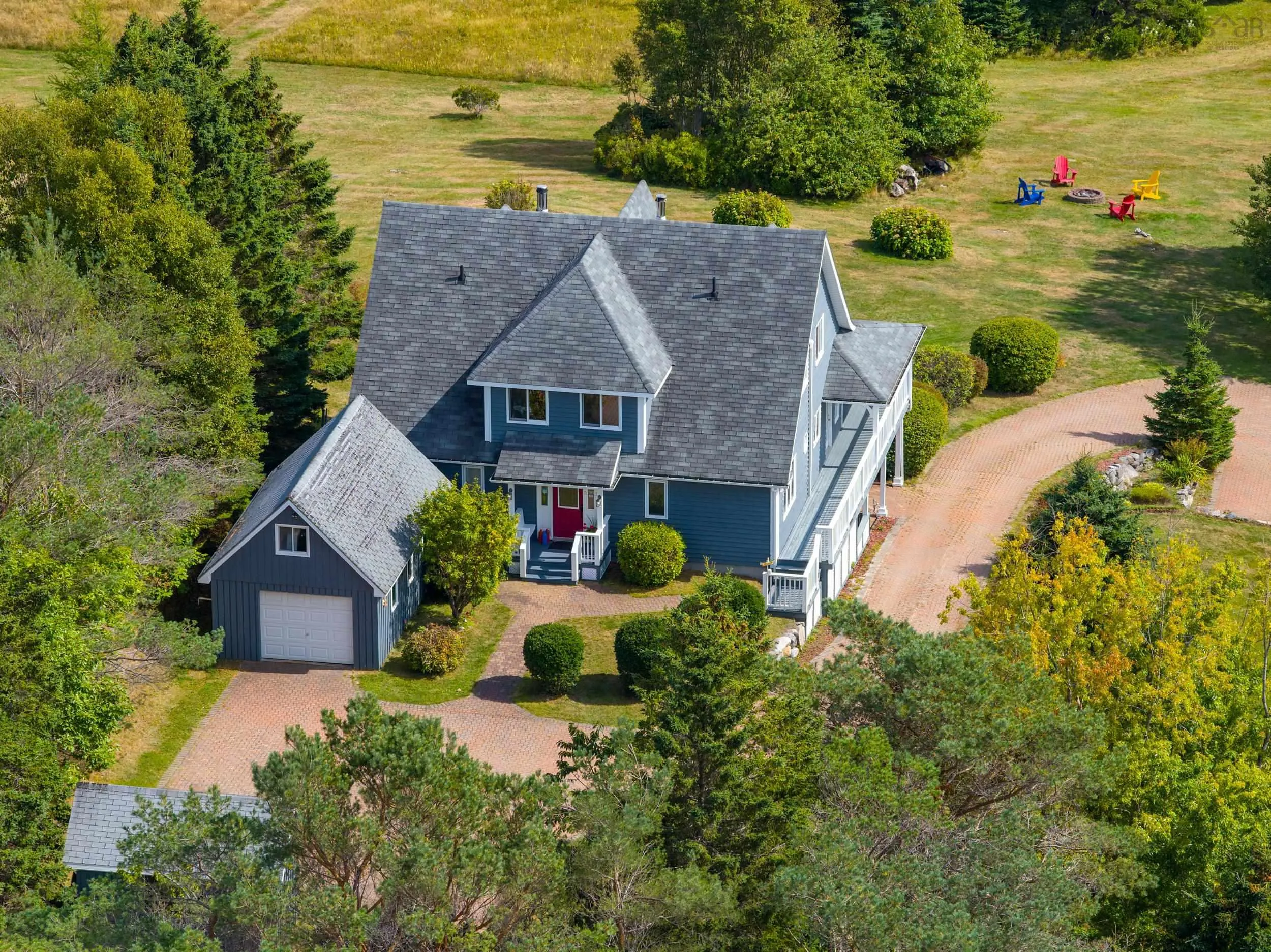 19 Graves Island Road, East Chester, NS B0J 1J0, 4 Bedrooms Bedrooms, ,5 BathroomsBathrooms,Residential,For Sale,Graves Island,202523724