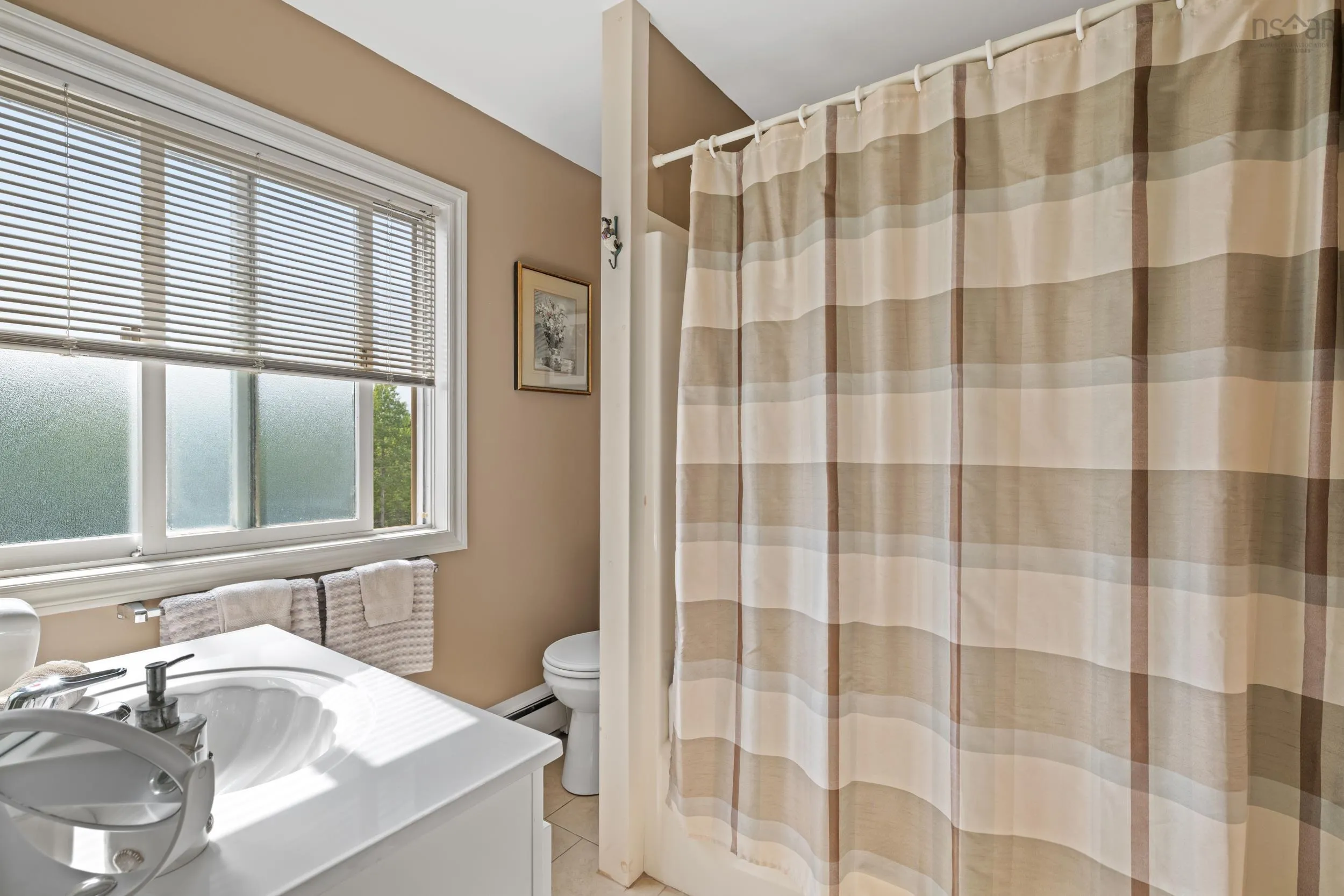 19 Graves Island Road, East Chester, NS B0J 1J0, 4 Bedrooms Bedrooms, ,5 BathroomsBathrooms,Residential,For Sale,Graves Island,202523724