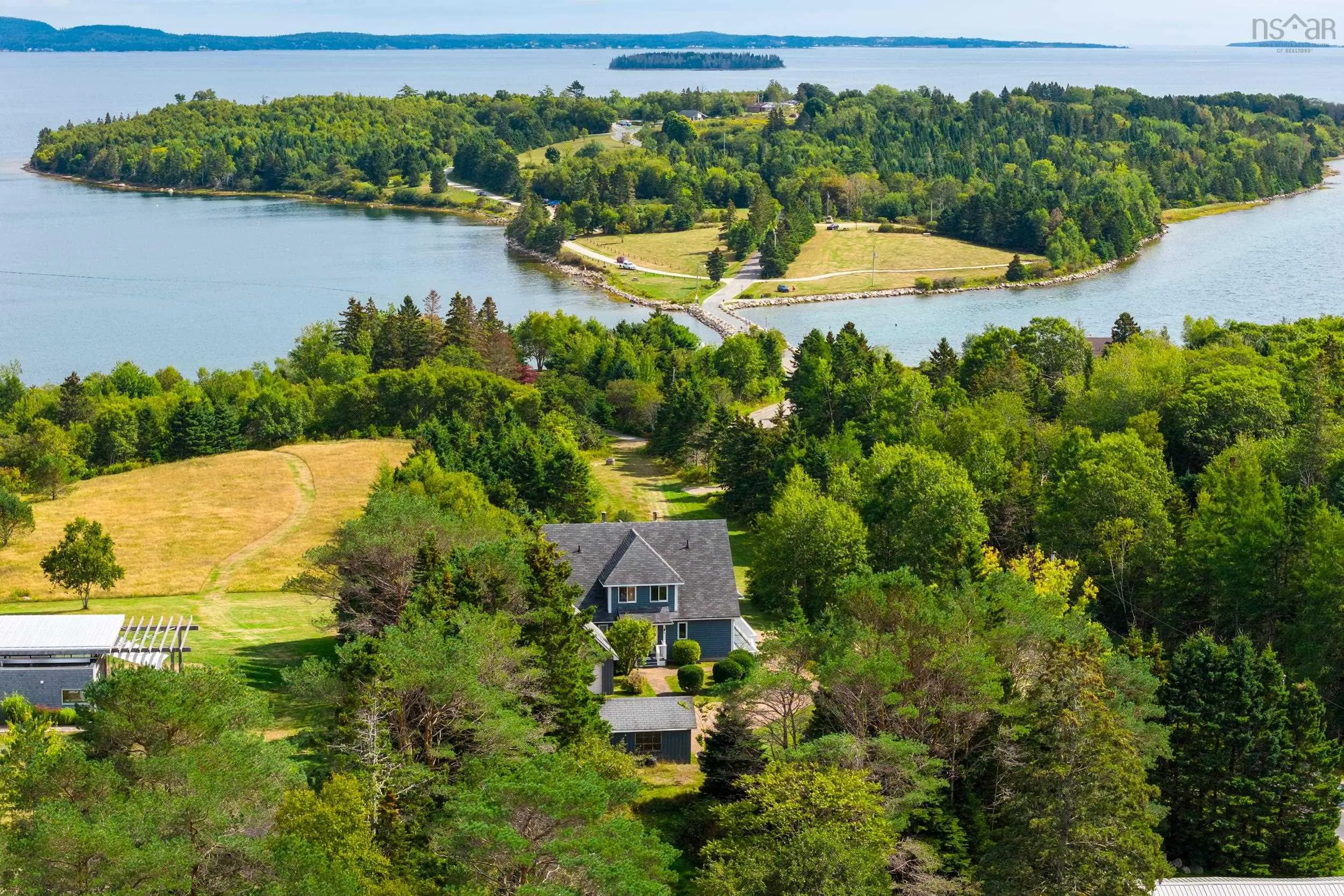 19 Graves Island Road, East Chester, NS B0J 1J0, 4 Bedrooms Bedrooms, ,5 BathroomsBathrooms,Residential,For Sale,Graves Island,202523724