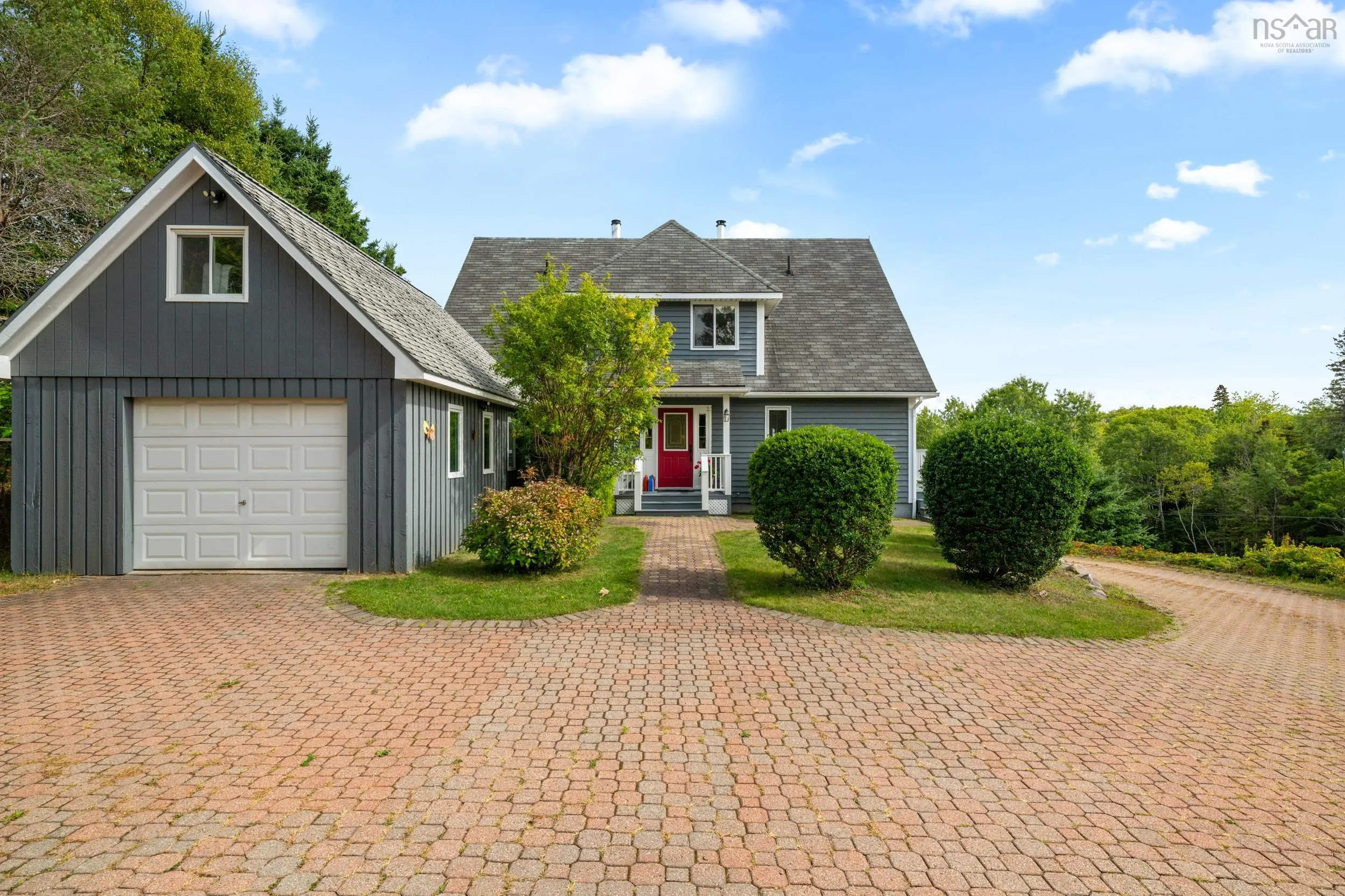 19 Graves Island Road, East Chester, NS B0J 1J0, 4 Bedrooms Bedrooms, ,5 BathroomsBathrooms,Residential,For Sale,Graves Island,202523724