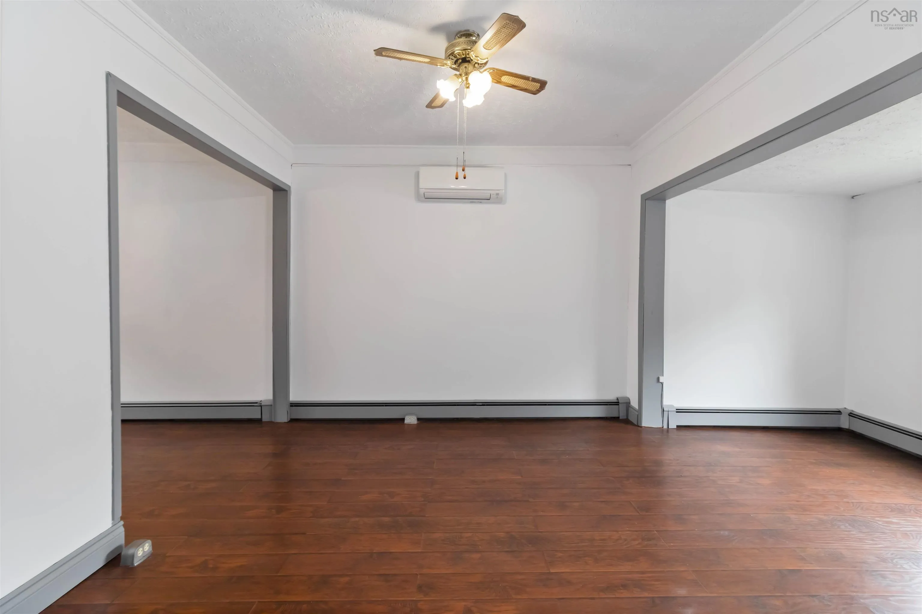 22 Rodney Road, Dartmouth, NS B2Y 3V5, 3 Bedrooms Bedrooms, ,1 BathroomBathrooms,Residential,For Sale,Rodney,202521841