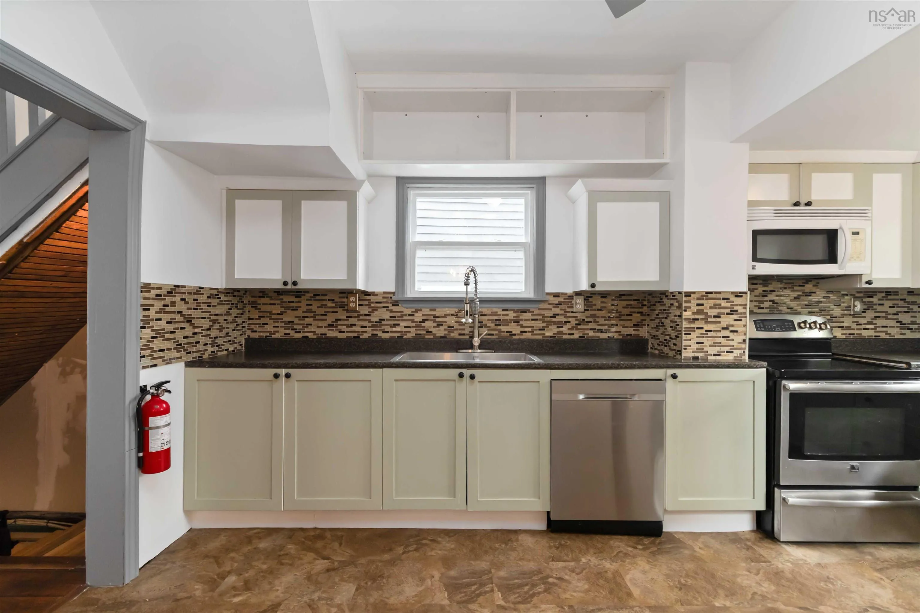 22 Rodney Road, Dartmouth, NS B2Y 3V5, 3 Bedrooms Bedrooms, ,1 BathroomBathrooms,Residential,For Sale,Rodney,202521841