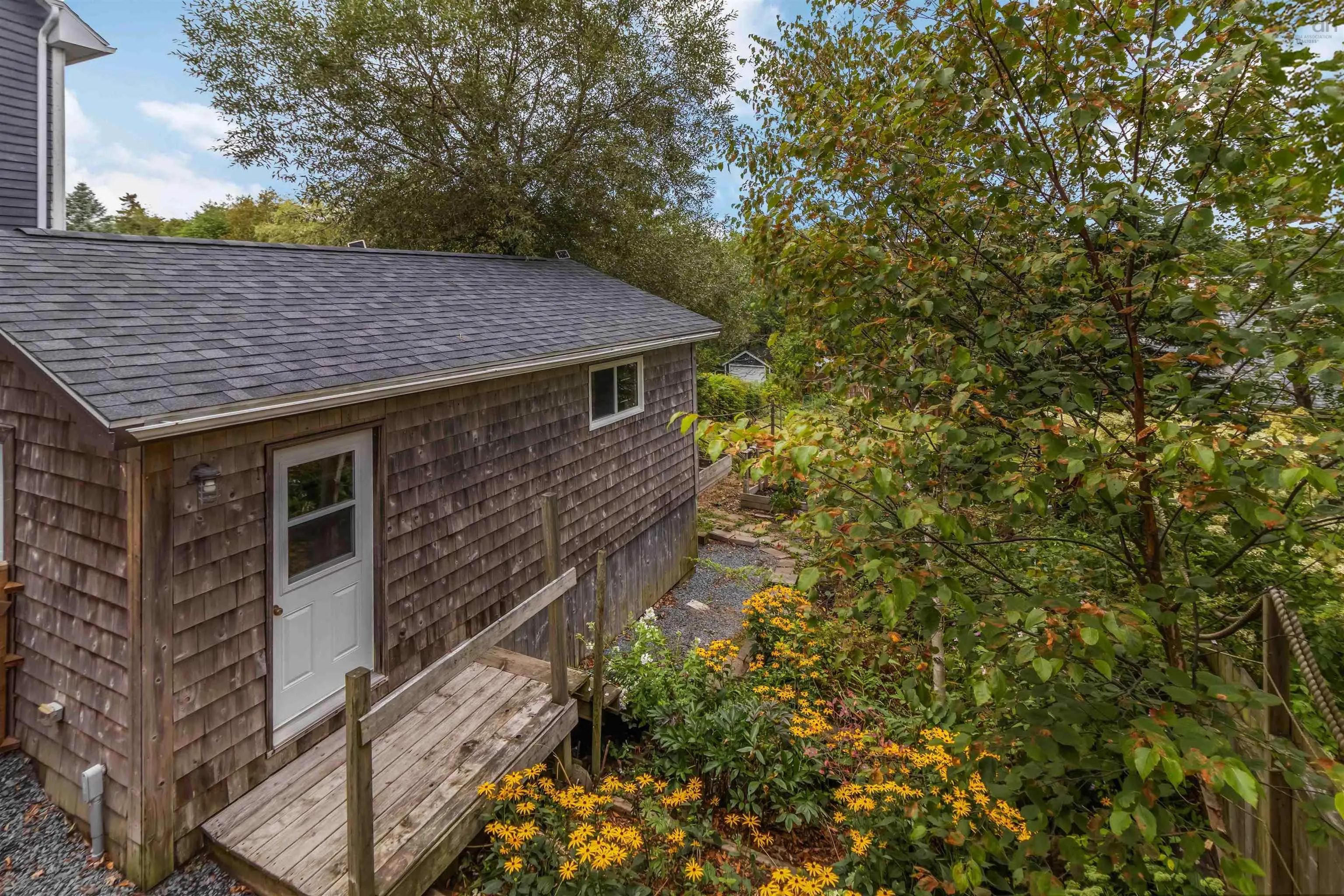 22 Rodney Road, Dartmouth, NS B2Y 3V5, 3 Bedrooms Bedrooms, ,1 BathroomBathrooms,Residential,For Sale,Rodney,202521841