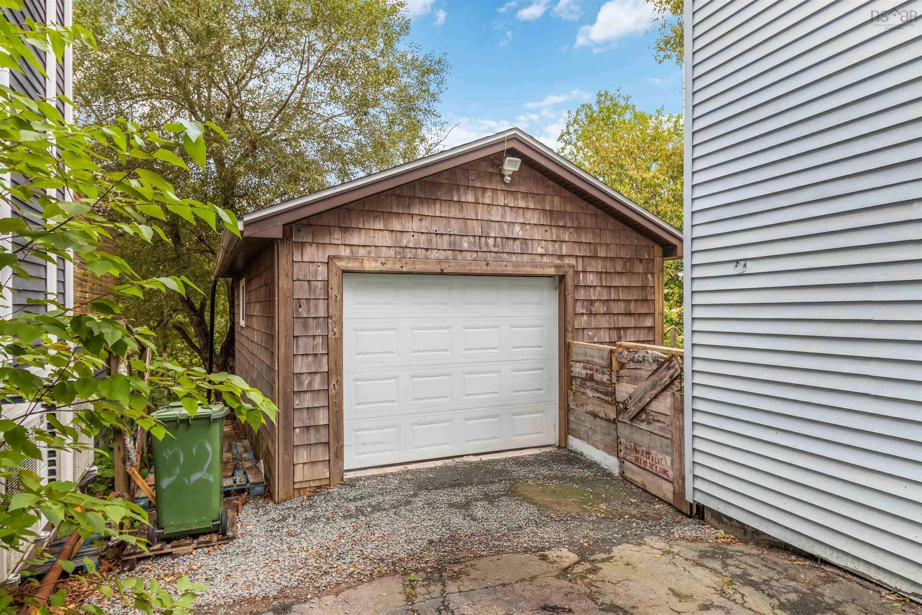 22 Rodney Road, Dartmouth, NS B2Y 3V5, 3 Bedrooms Bedrooms, ,1 BathroomBathrooms,Residential,For Sale,Rodney,202521841
