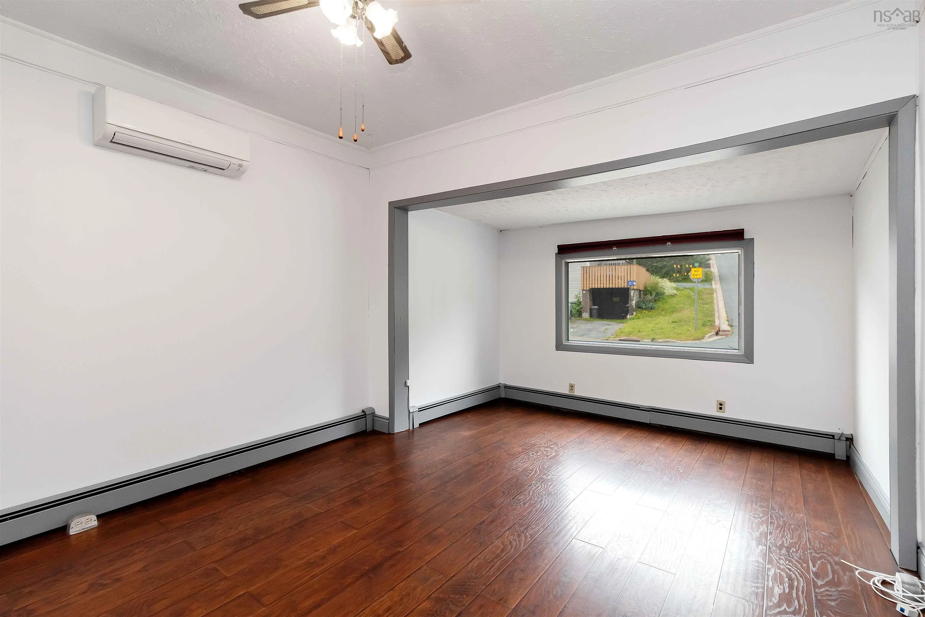 22 Rodney Road, Dartmouth, NS B2Y 3V5, 3 Bedrooms Bedrooms, ,1 BathroomBathrooms,Residential,For Sale,Rodney,202521841