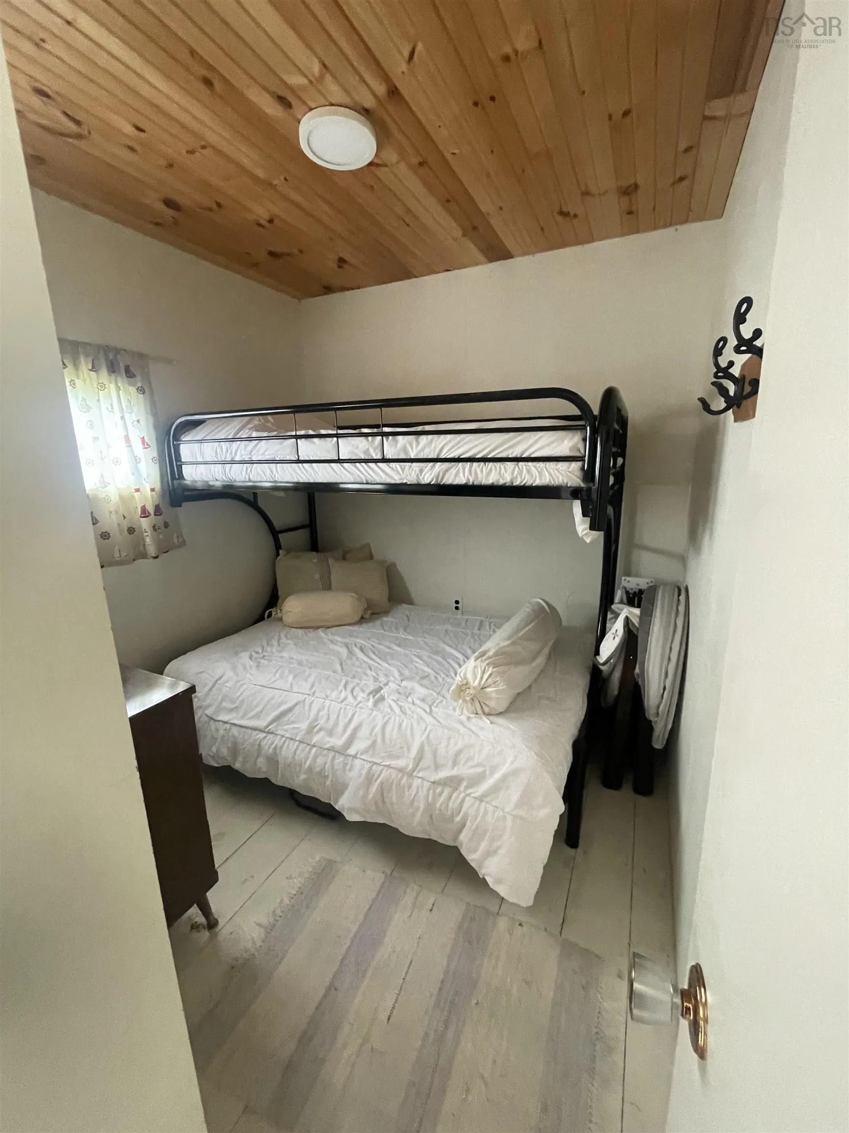 47 Cabin Road, North East Point, NS B0W 2P0, 4 Bedrooms Bedrooms, ,2 BathroomsBathrooms,Residential,For Sale,Cabin,202511409