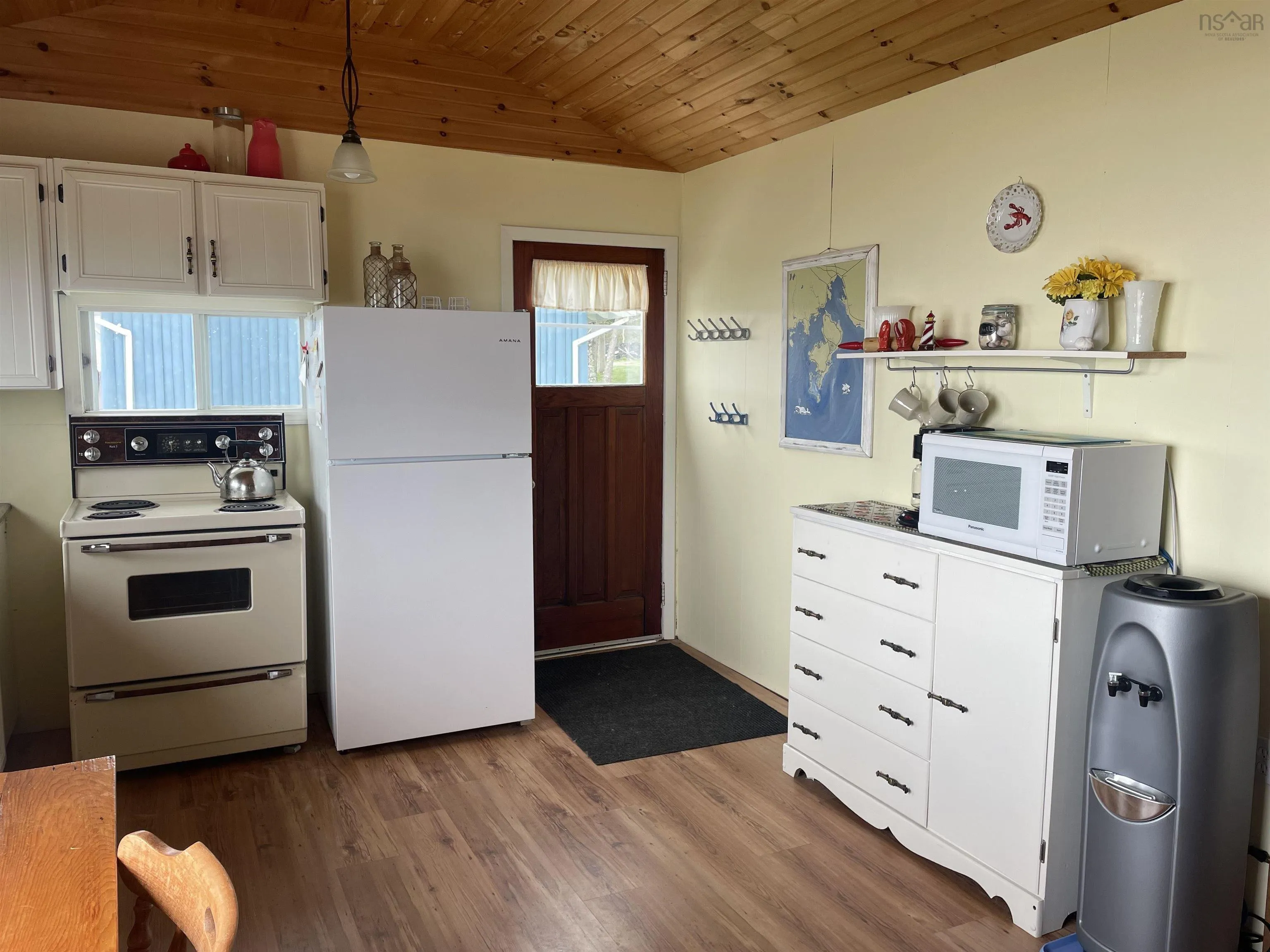 47 Cabin Road, North East Point, NS B0W 2P0, 4 Bedrooms Bedrooms, ,2 BathroomsBathrooms,Residential,For Sale,Cabin,202511409