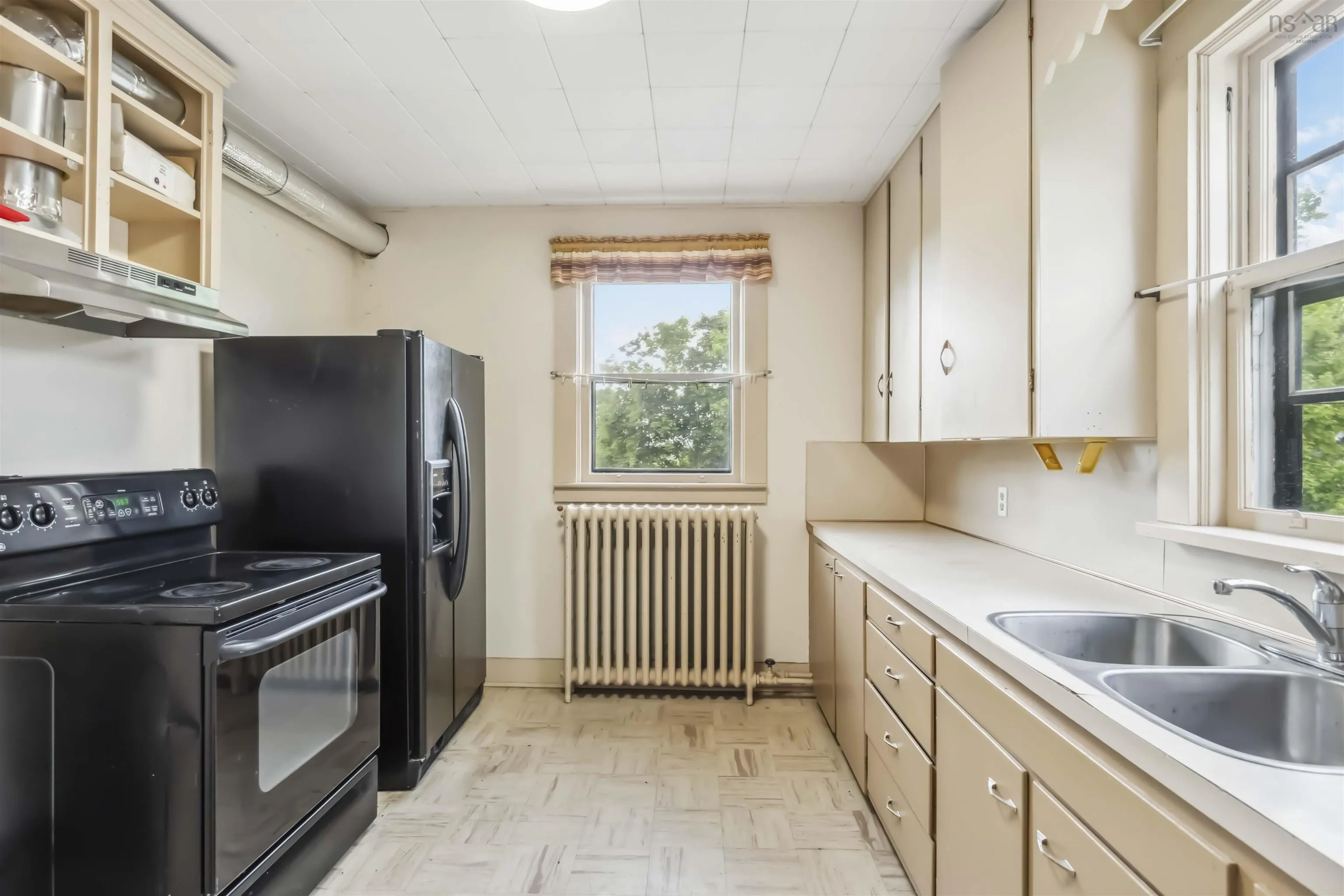 606 Main Street, Wolfville, NS B4P 1E8, 12 Bedrooms Bedrooms, ,Residential Income,For Sale,Main,202513400