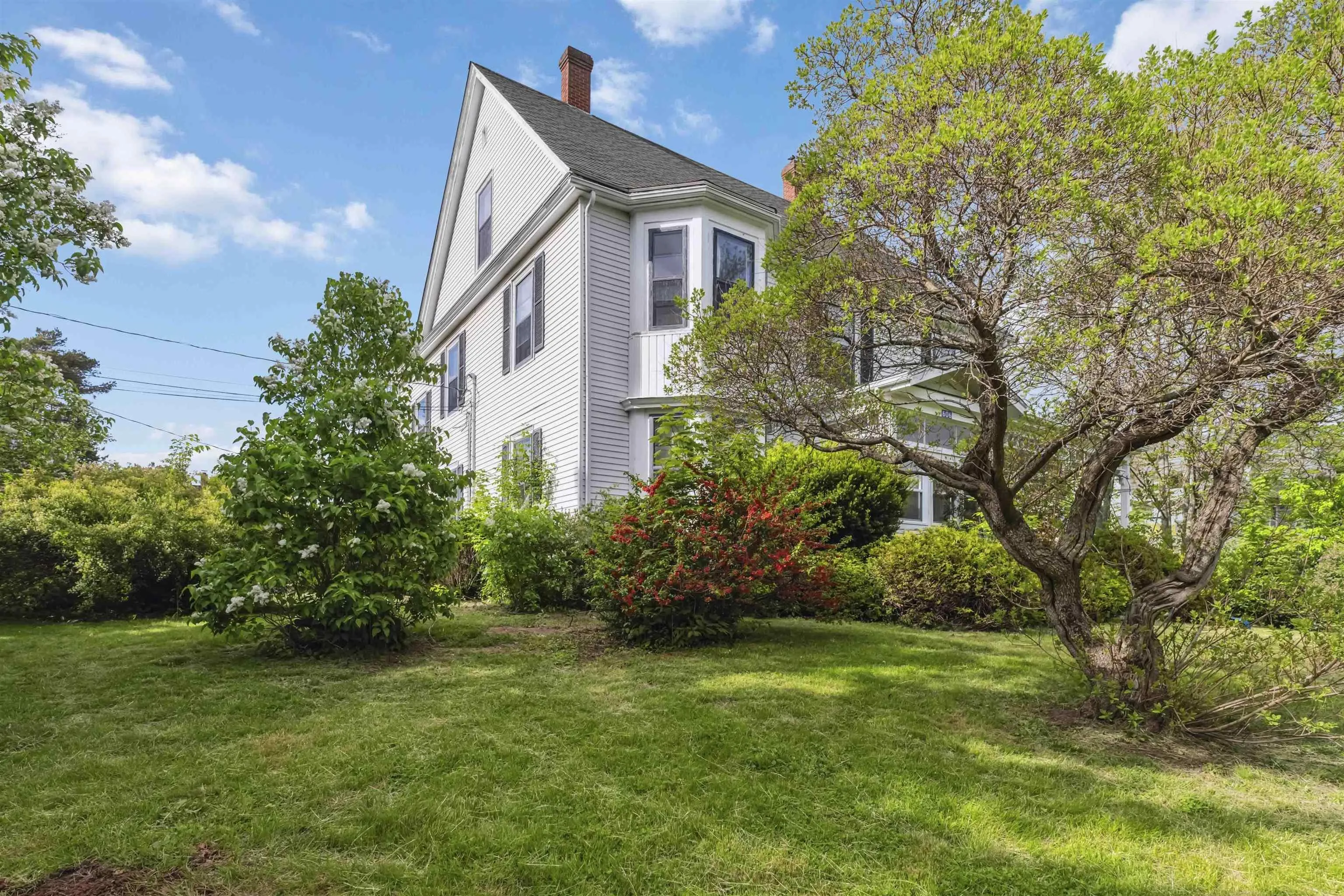 606 Main Street, Wolfville, NS B4P 1E8, 12 Bedrooms Bedrooms, ,Residential Income,For Sale,Main,202513400