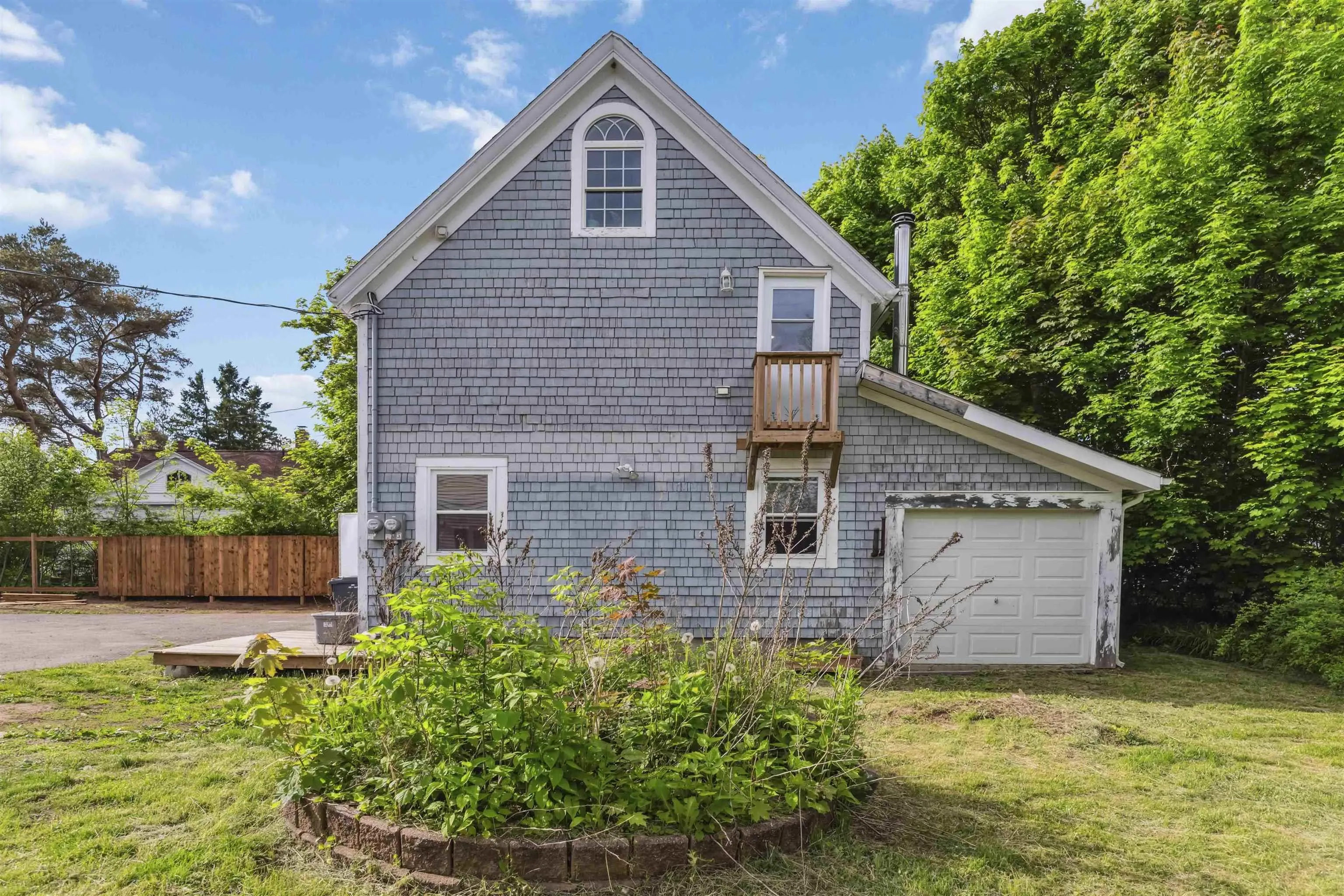 606 Main Street, Wolfville, NS B4P 1E8, 12 Bedrooms Bedrooms, ,Residential Income,For Sale,Main,202513400