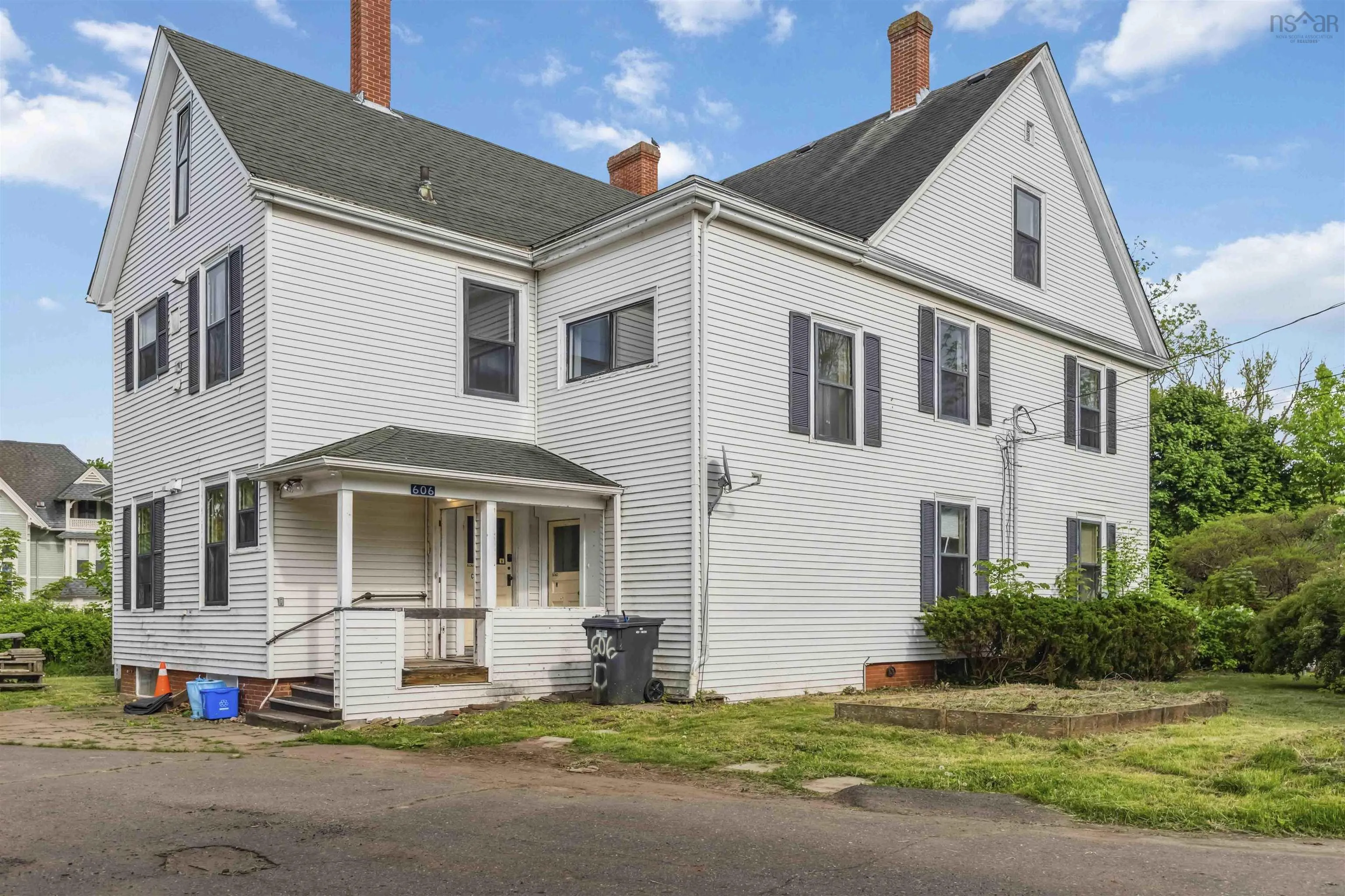 606 Main Street, Wolfville, NS B4P 1E8, 12 Bedrooms Bedrooms, ,Residential Income,For Sale,Main,202513400