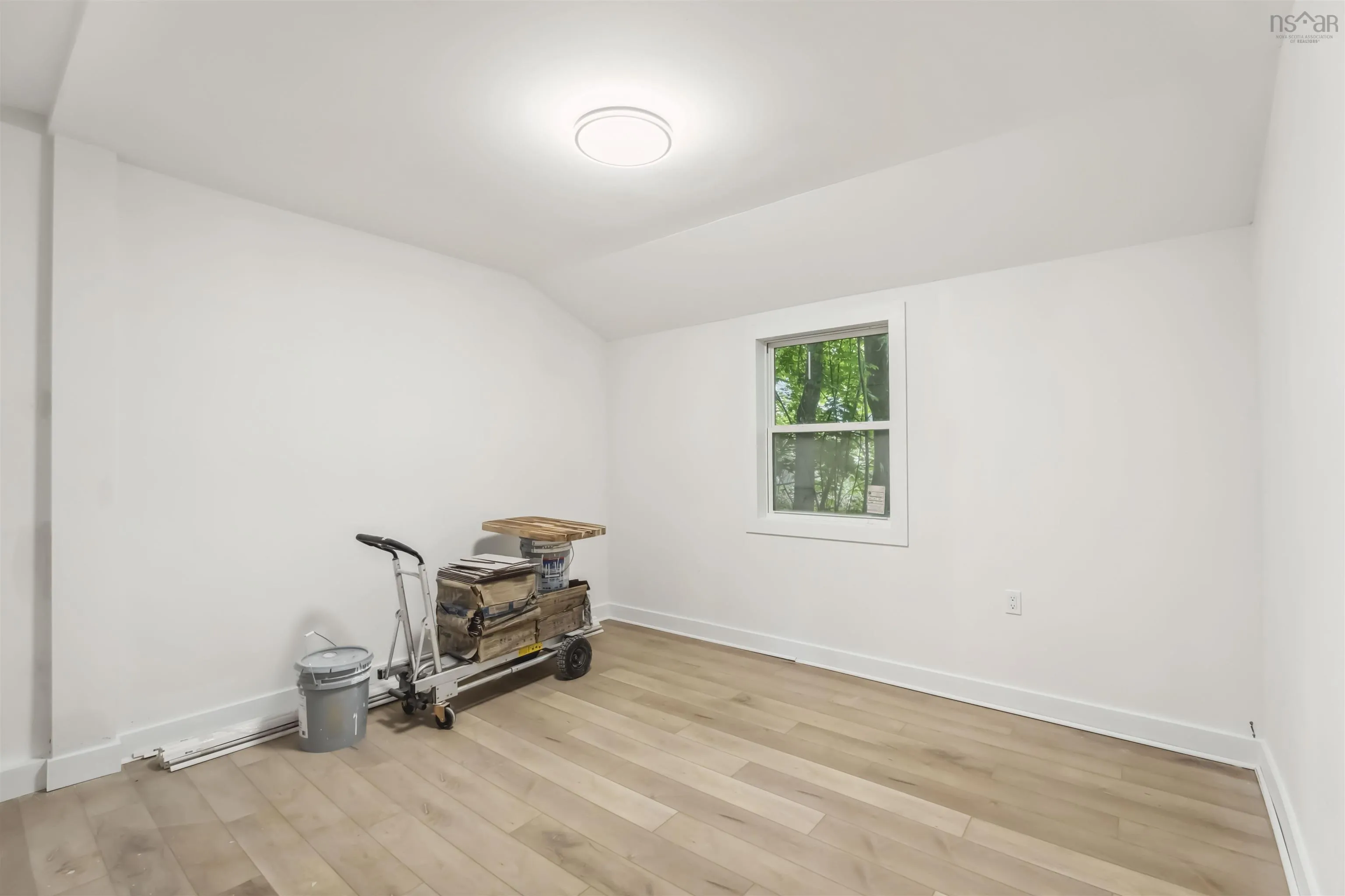 606 Main Street, Wolfville, NS B4P 1E8, 12 Bedrooms Bedrooms, ,Residential Income,For Sale,Main,202513400
