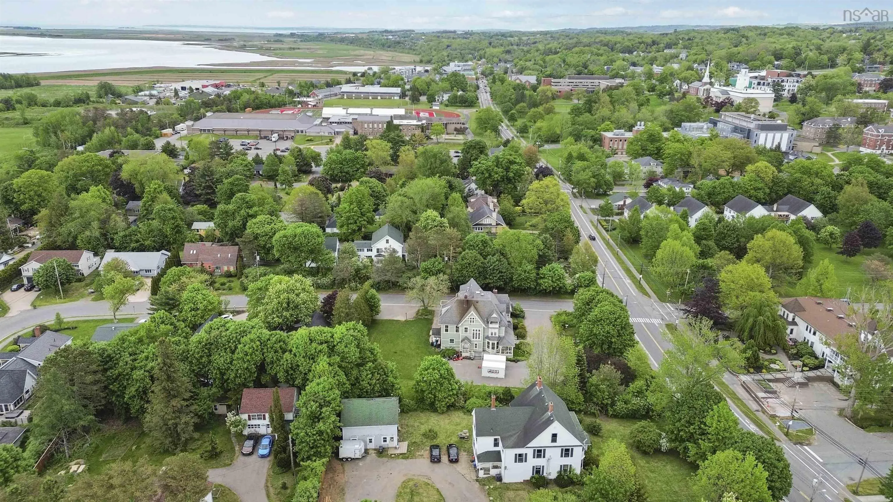 606 Main Street, Wolfville, NS B4P 1E8, 12 Bedrooms Bedrooms, ,Residential Income,For Sale,Main,202513400