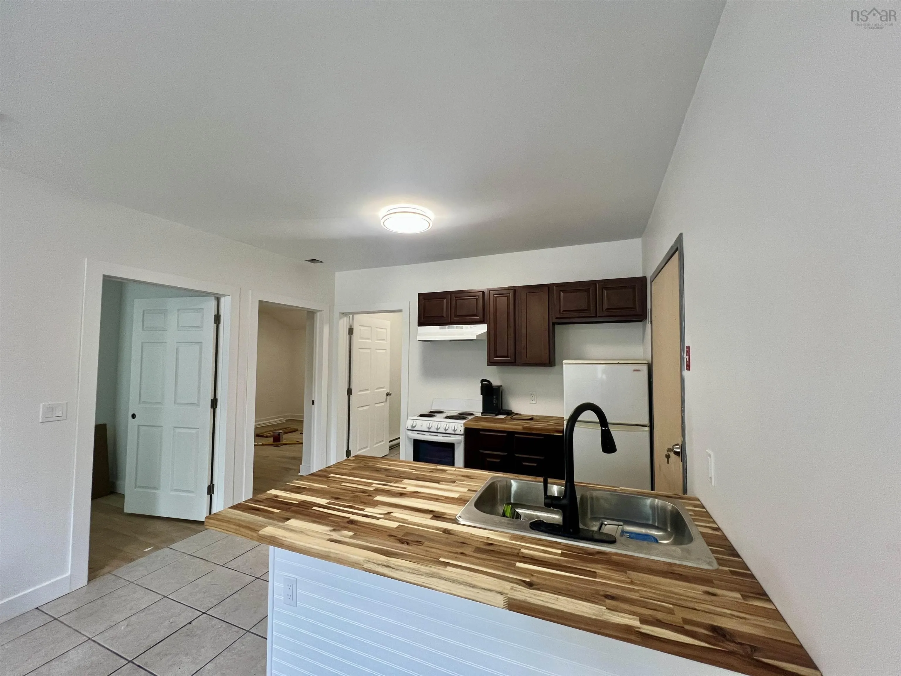 606 Main Street, Wolfville, NS B4P 1E8, 12 Bedrooms Bedrooms, ,Residential Income,For Sale,Main,202513400