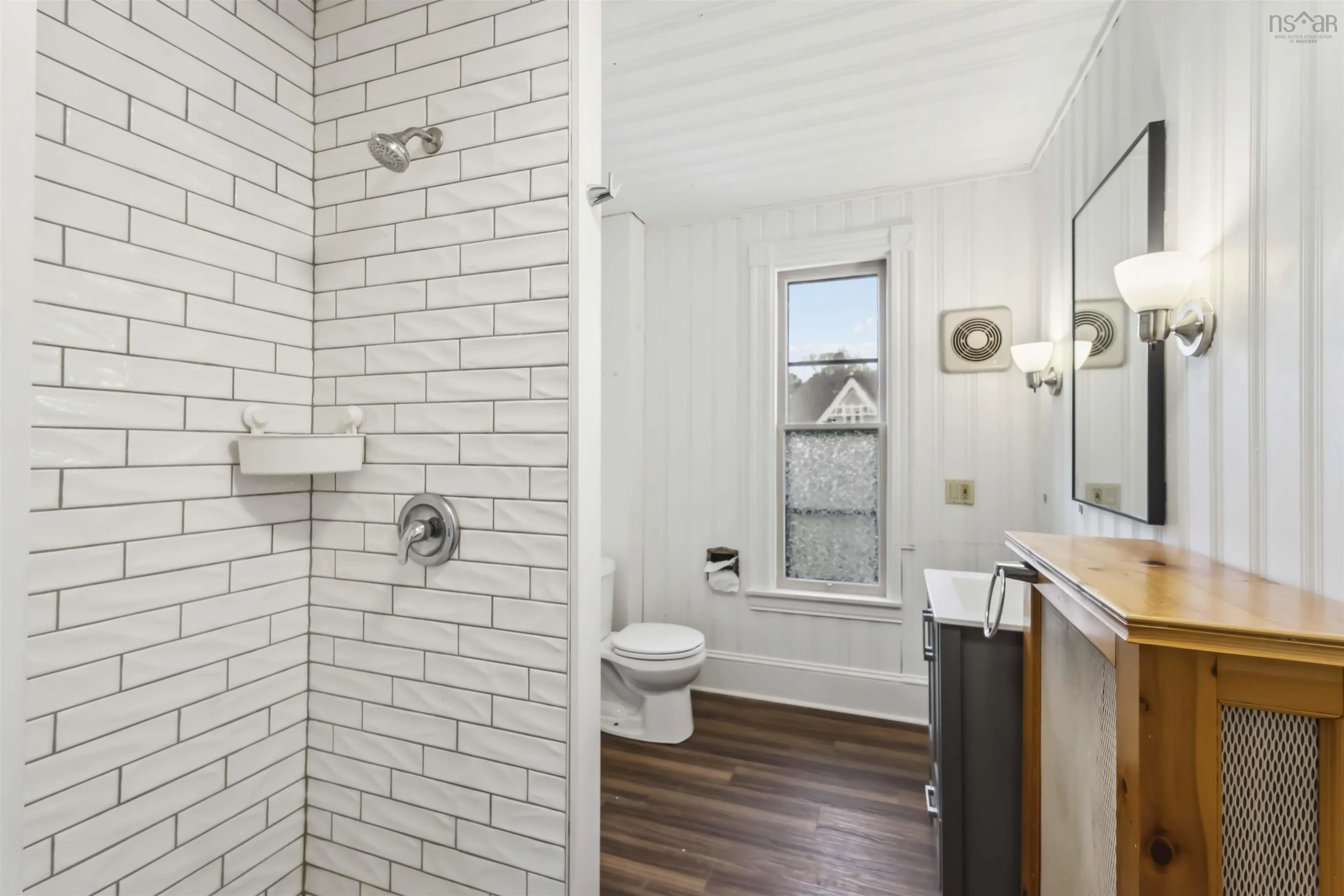 606 Main Street, Wolfville, NS B4P 1E8, 12 Bedrooms Bedrooms, ,Residential Income,For Sale,Main,202513400