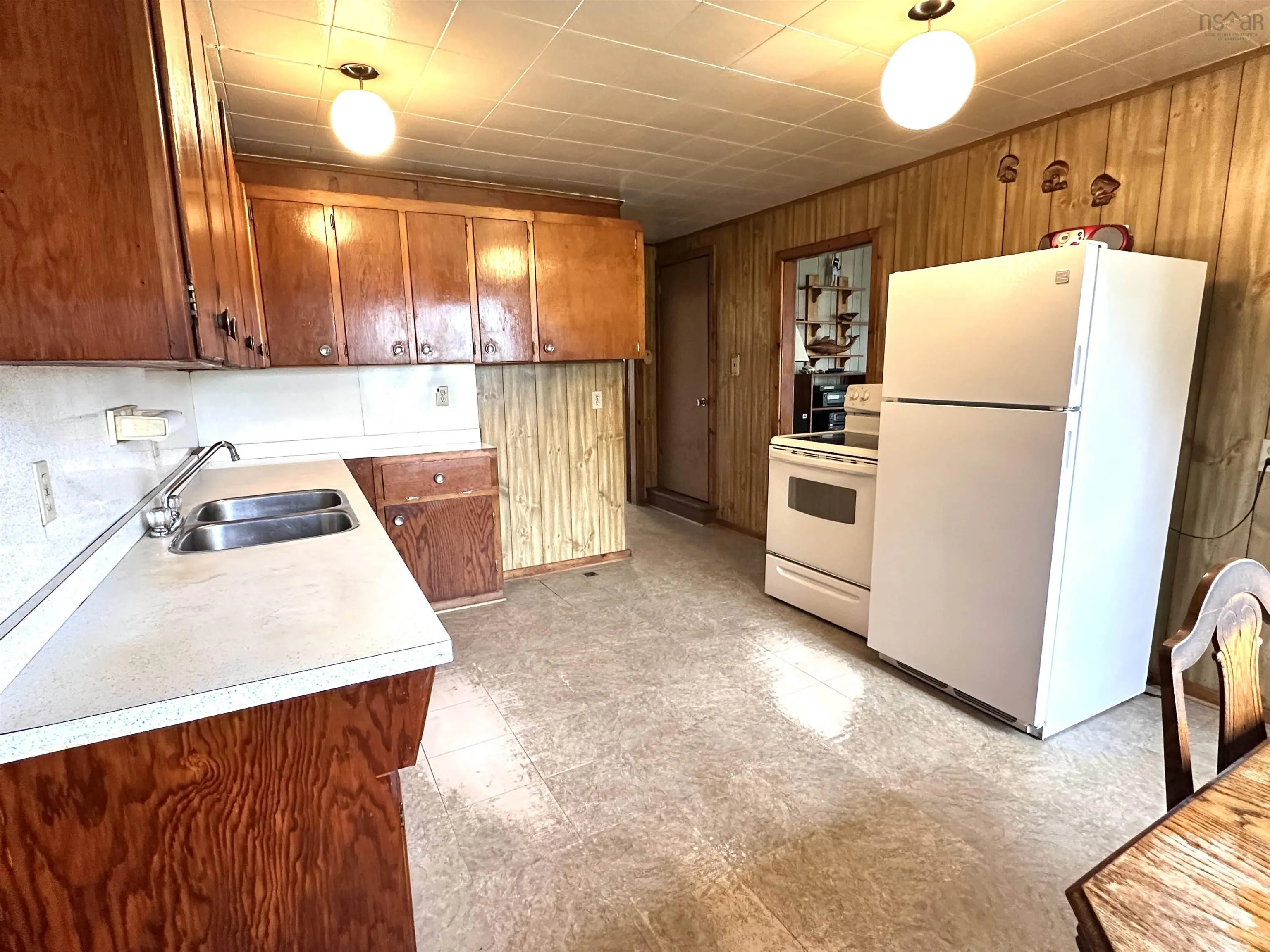 567 Main Street, Liverpool, NS B0T 1K0, 3 Bedrooms Bedrooms, ,1 BathroomBathrooms,Residential,For Sale,Main,202517510