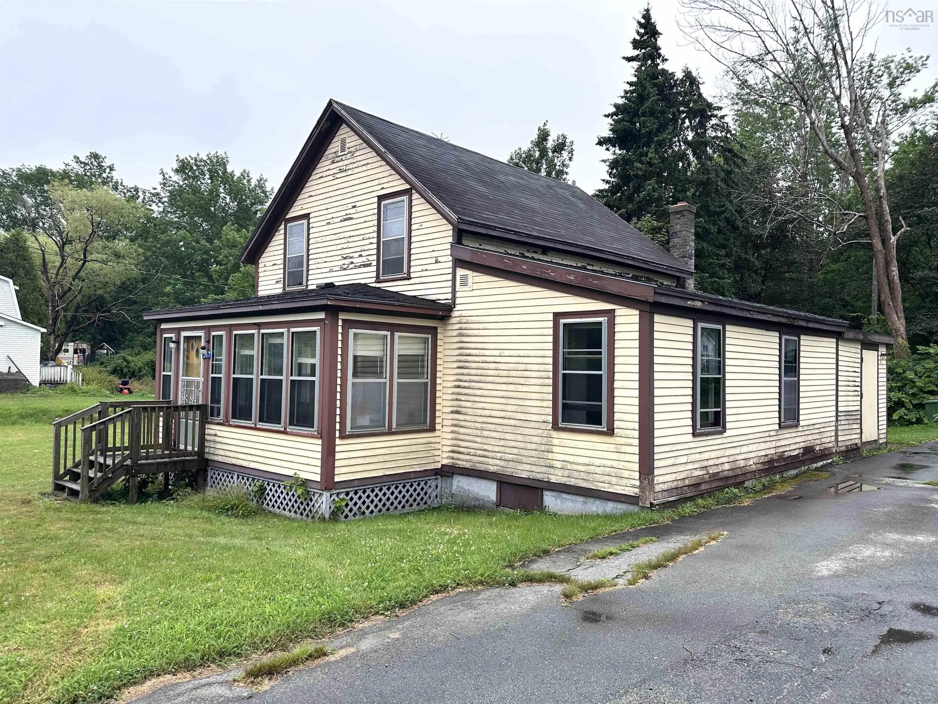 567 Main Street, Liverpool, NS B0T 1K0, 3 Bedrooms Bedrooms, ,1 BathroomBathrooms,Residential,For Sale,Main,202517510