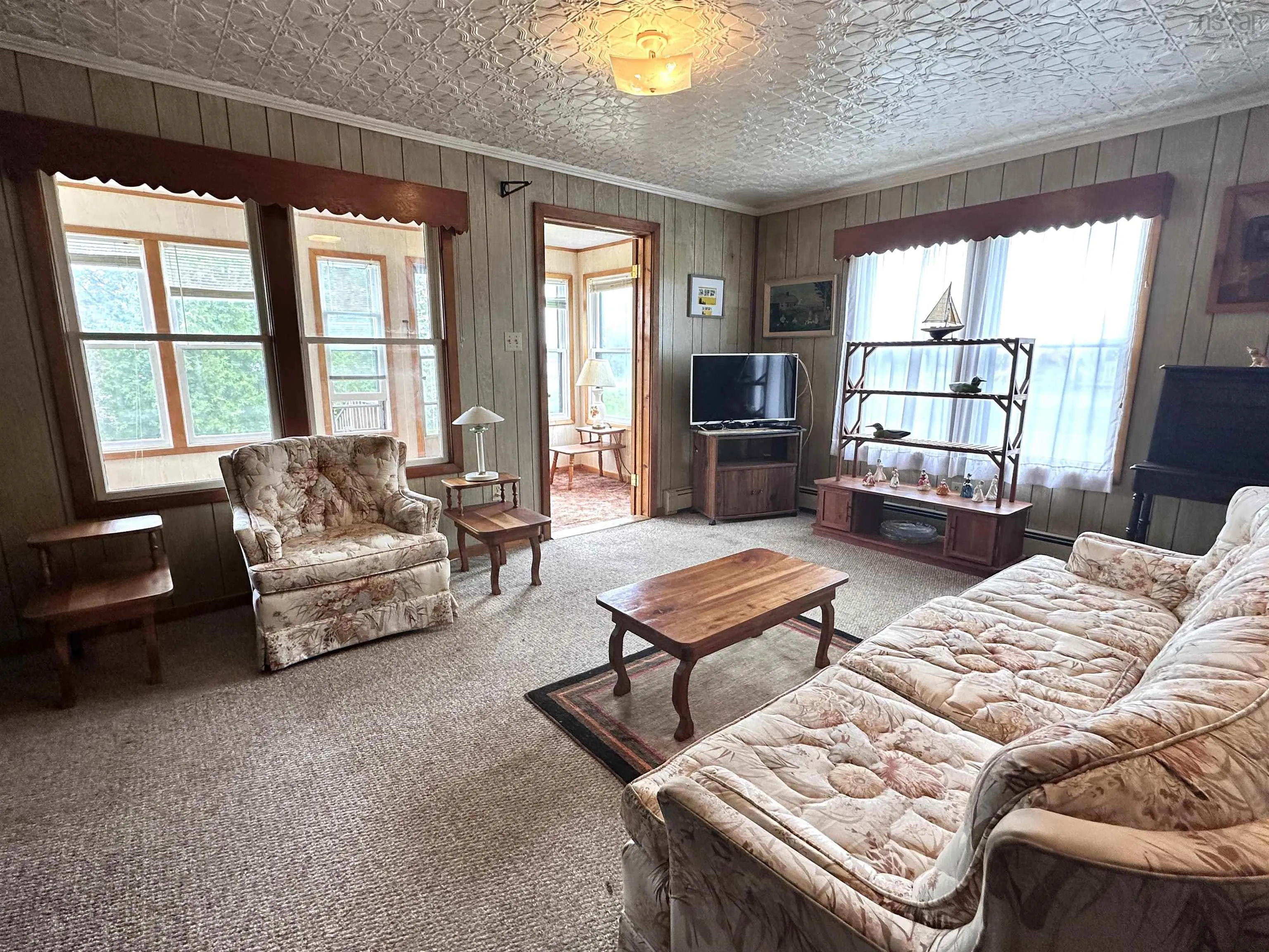 567 Main Street, Liverpool, NS B0T 1K0, 3 Bedrooms Bedrooms, ,1 BathroomBathrooms,Residential,For Sale,Main,202517510