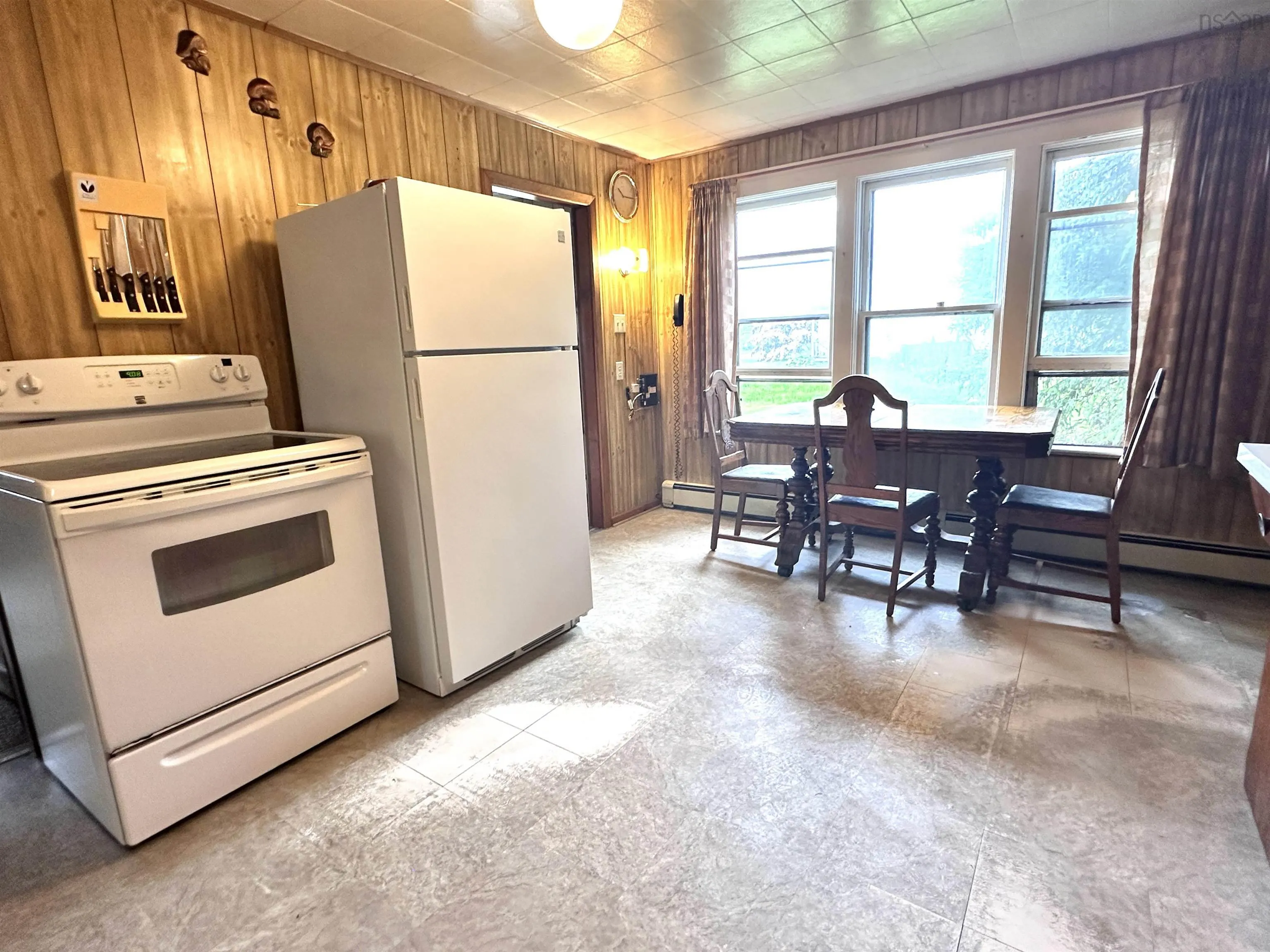 567 Main Street, Liverpool, NS B0T 1K0, 3 Bedrooms Bedrooms, ,1 BathroomBathrooms,Residential,For Sale,Main,202517510