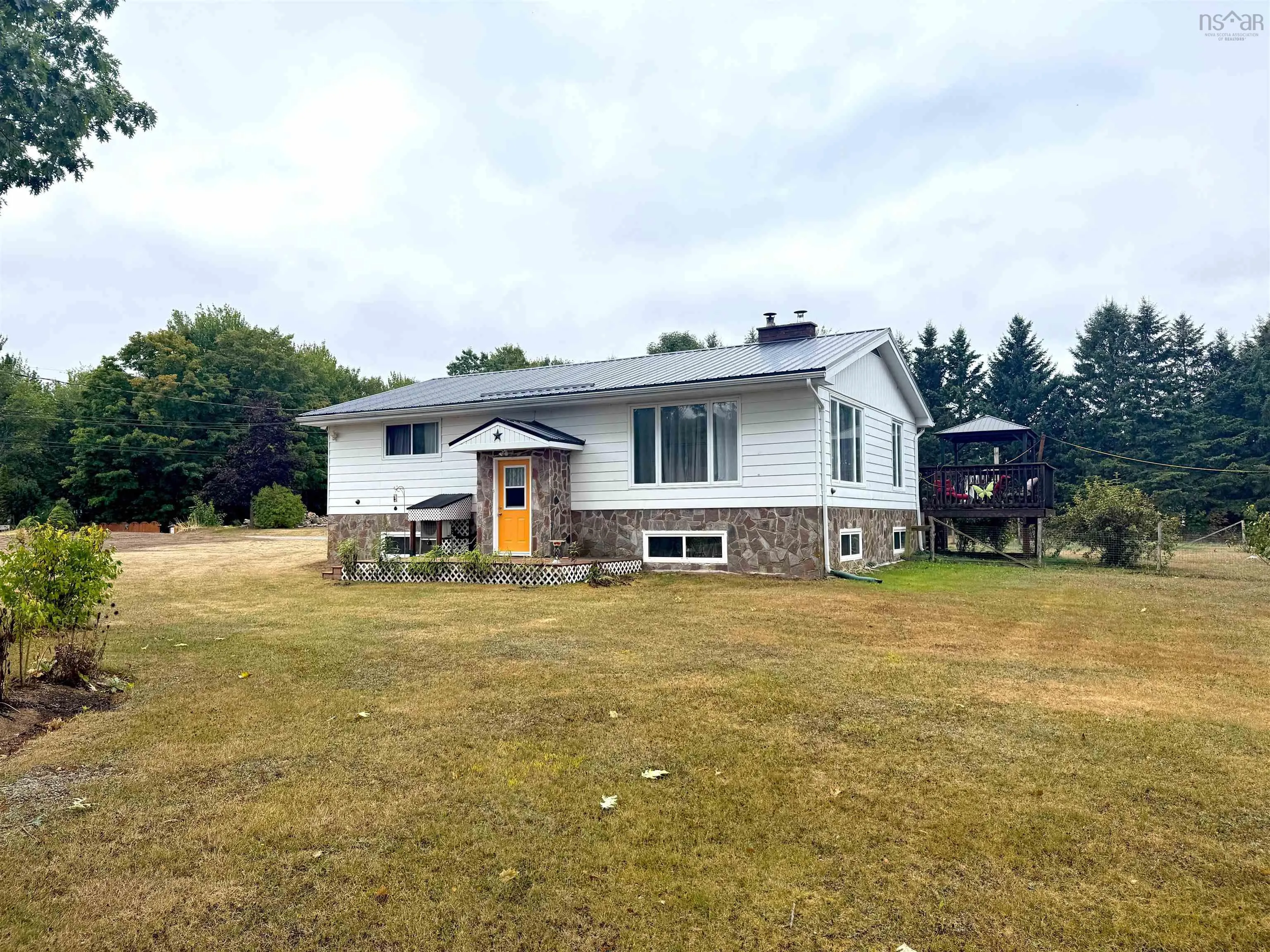 387 Lawrence Road, Rockland, NS B0P 1E0, 3 Bedrooms Bedrooms, ,1 BathroomBathrooms,Residential,For Sale,Lawrence,202523359