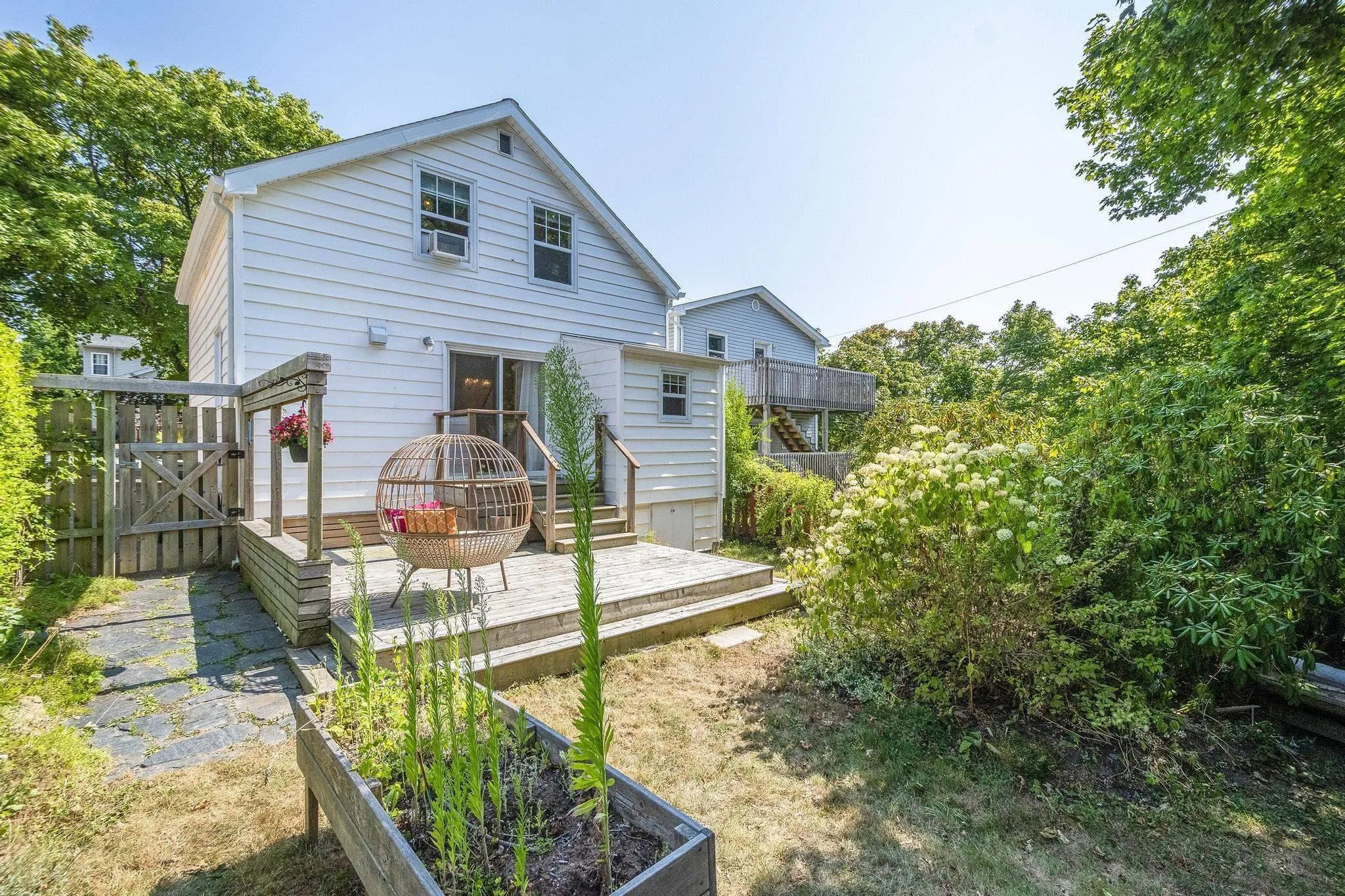 6105 Leeds Street, Halifax, NS B3K 2T8, 3 Bedrooms Bedrooms, ,2 BathroomsBathrooms,Residential,For Sale,Leeds,202520636