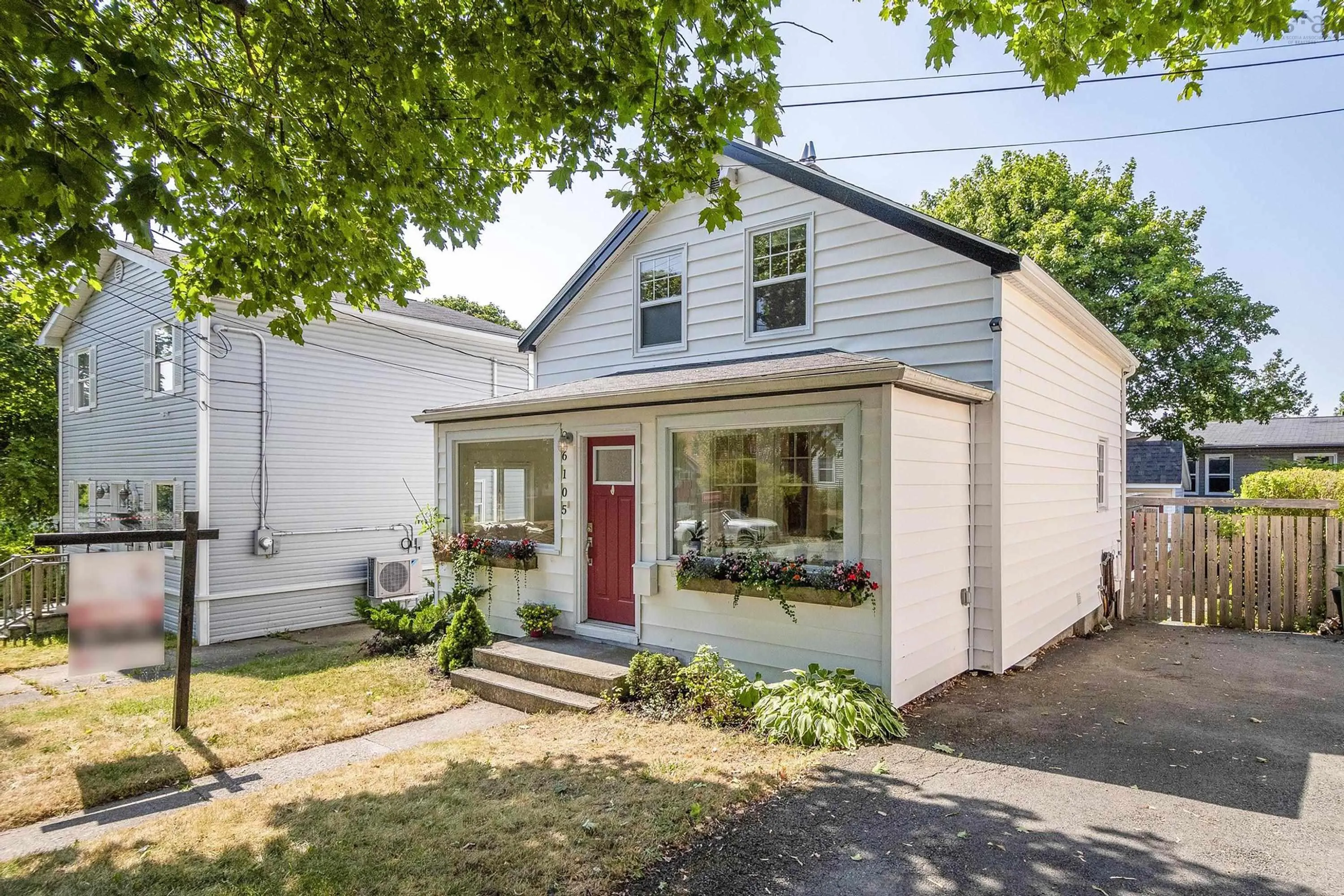 6105 Leeds Street, Halifax, NS B3K 2T8, 3 Bedrooms Bedrooms, ,2 BathroomsBathrooms,Residential,For Sale,Leeds,202520636