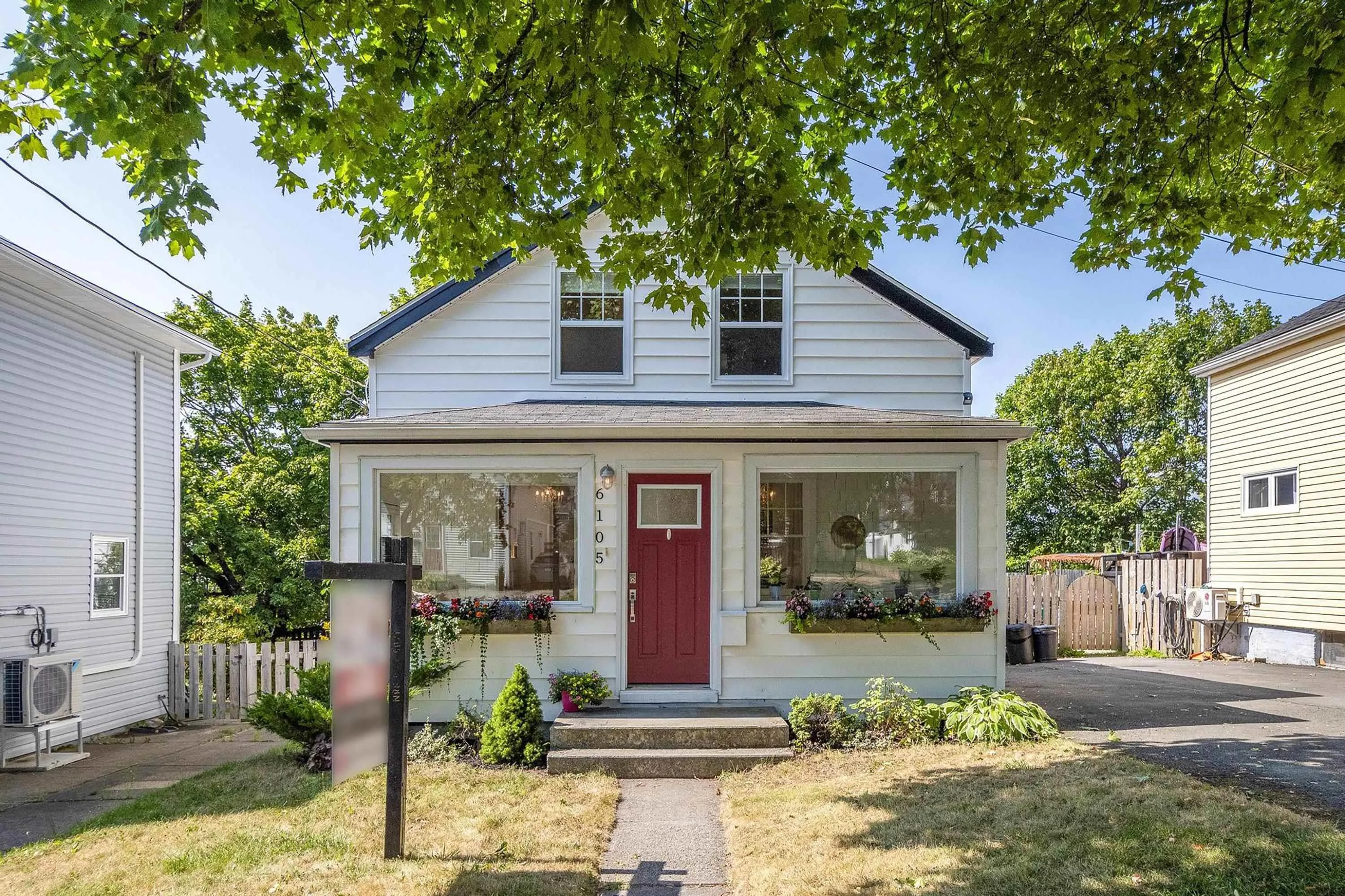 6105 Leeds Street, Halifax, NS B3K 2T8, 3 Bedrooms Bedrooms, ,2 BathroomsBathrooms,Residential,For Sale,Leeds,202520636