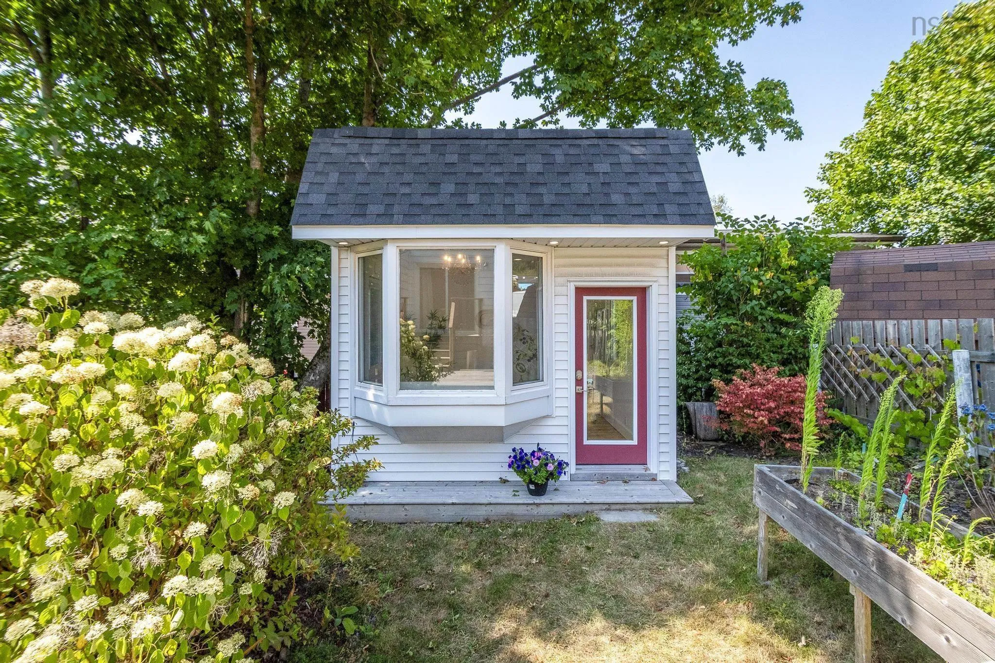 6105 Leeds Street, Halifax, NS B3K 2T8, 3 Bedrooms Bedrooms, ,2 BathroomsBathrooms,Residential,For Sale,Leeds,202520636