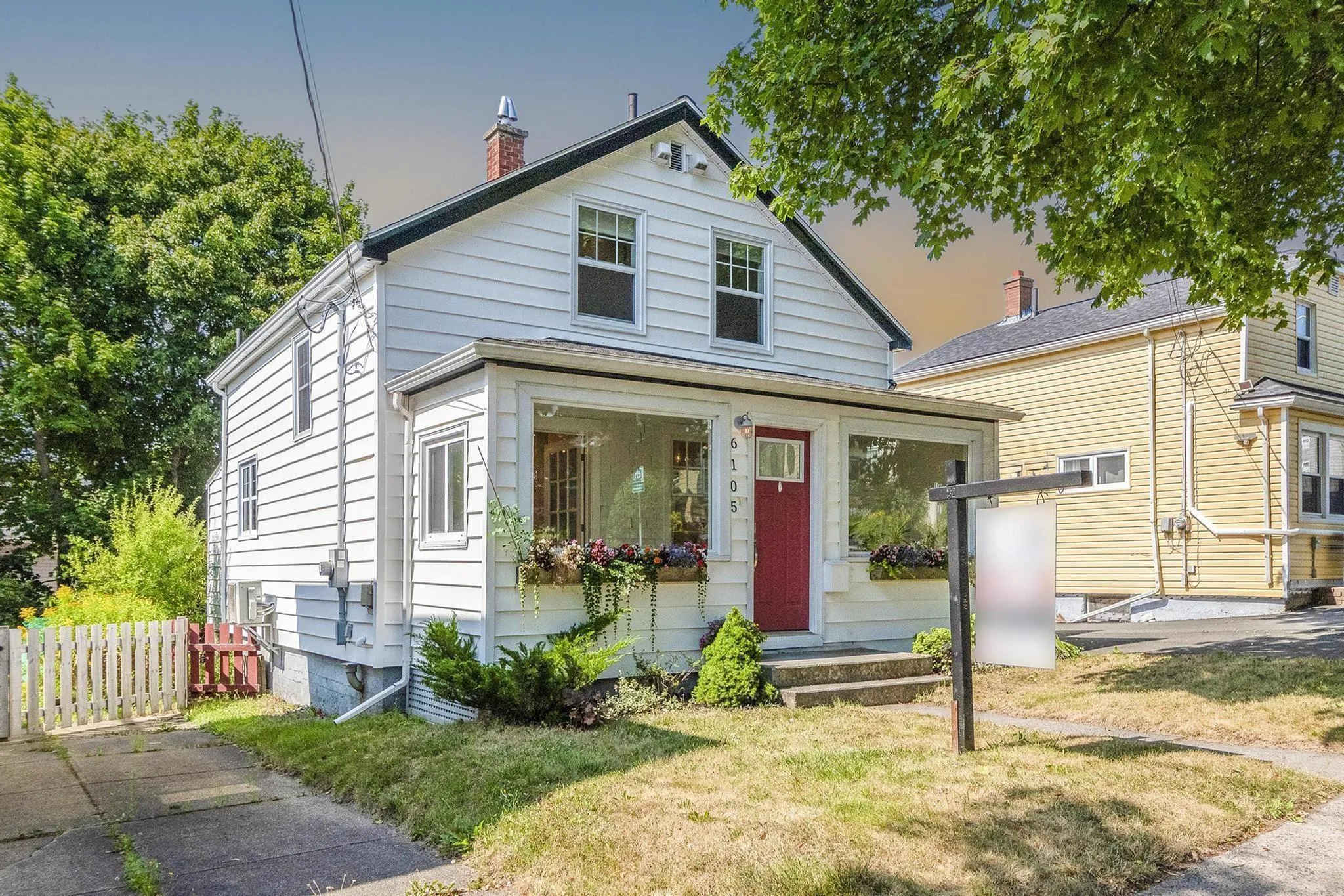 6105 Leeds Street, Halifax, NS B3K 2T8, 3 Bedrooms Bedrooms, ,2 BathroomsBathrooms,Residential,For Sale,Leeds,202520636