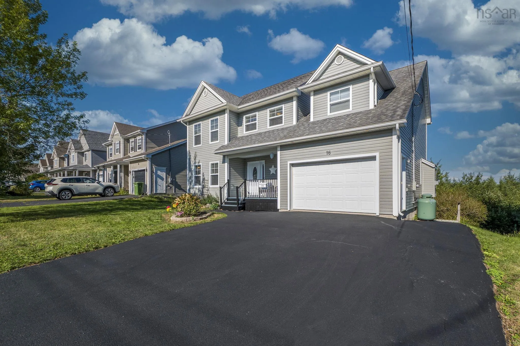 16 Stirling Drive, Forest Hills, NS B2W 3N1, 5 Bedrooms Bedrooms, ,4 BathroomsBathrooms,Residential,For Sale,Stirling,202522409