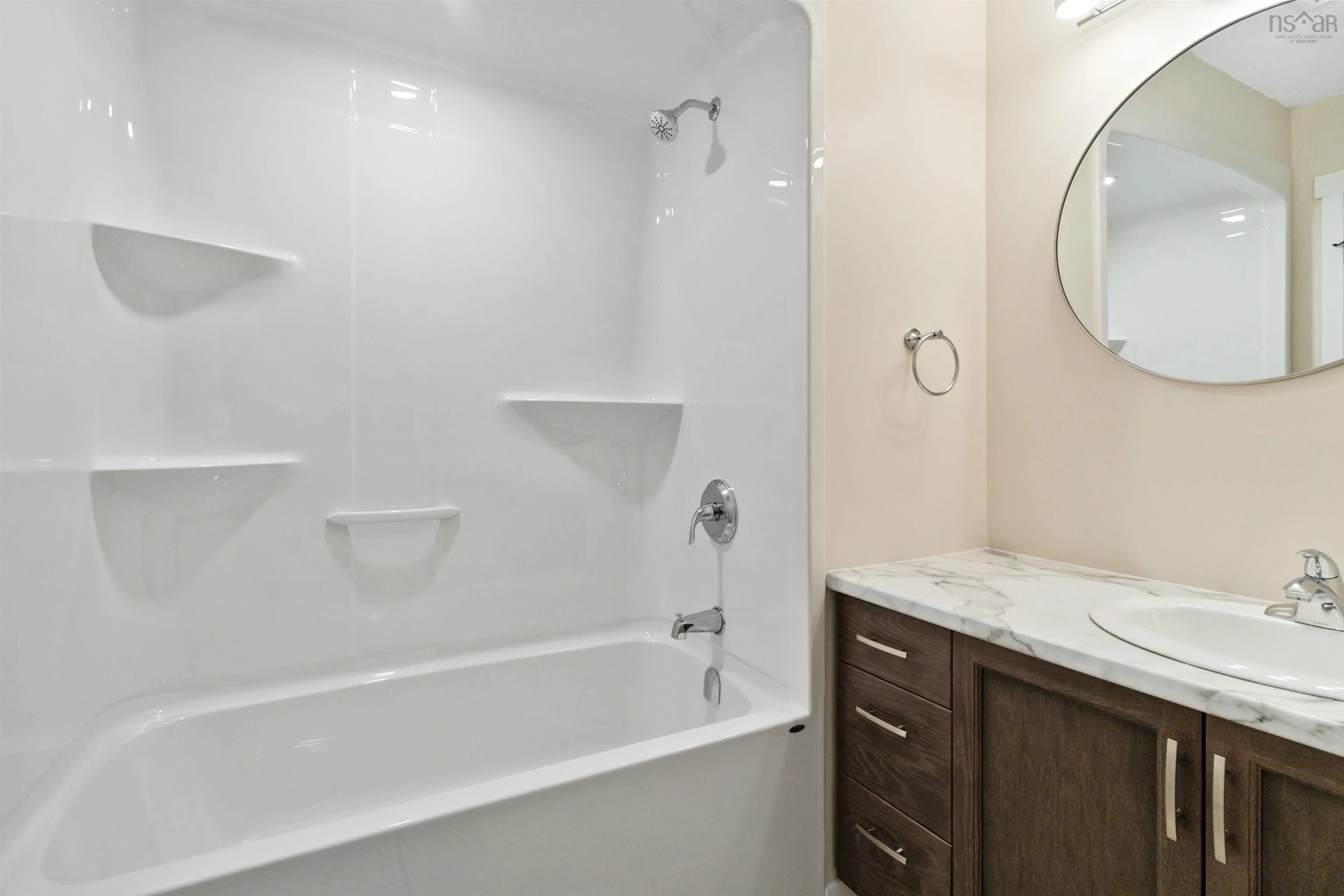 499 Glenn Allan Drive, Bridgewater Ns B4v 0b1, 3 Bedrooms Bedrooms, ,2 BathroomsBathrooms,Residential,For Sale,Glen Allan,202510327