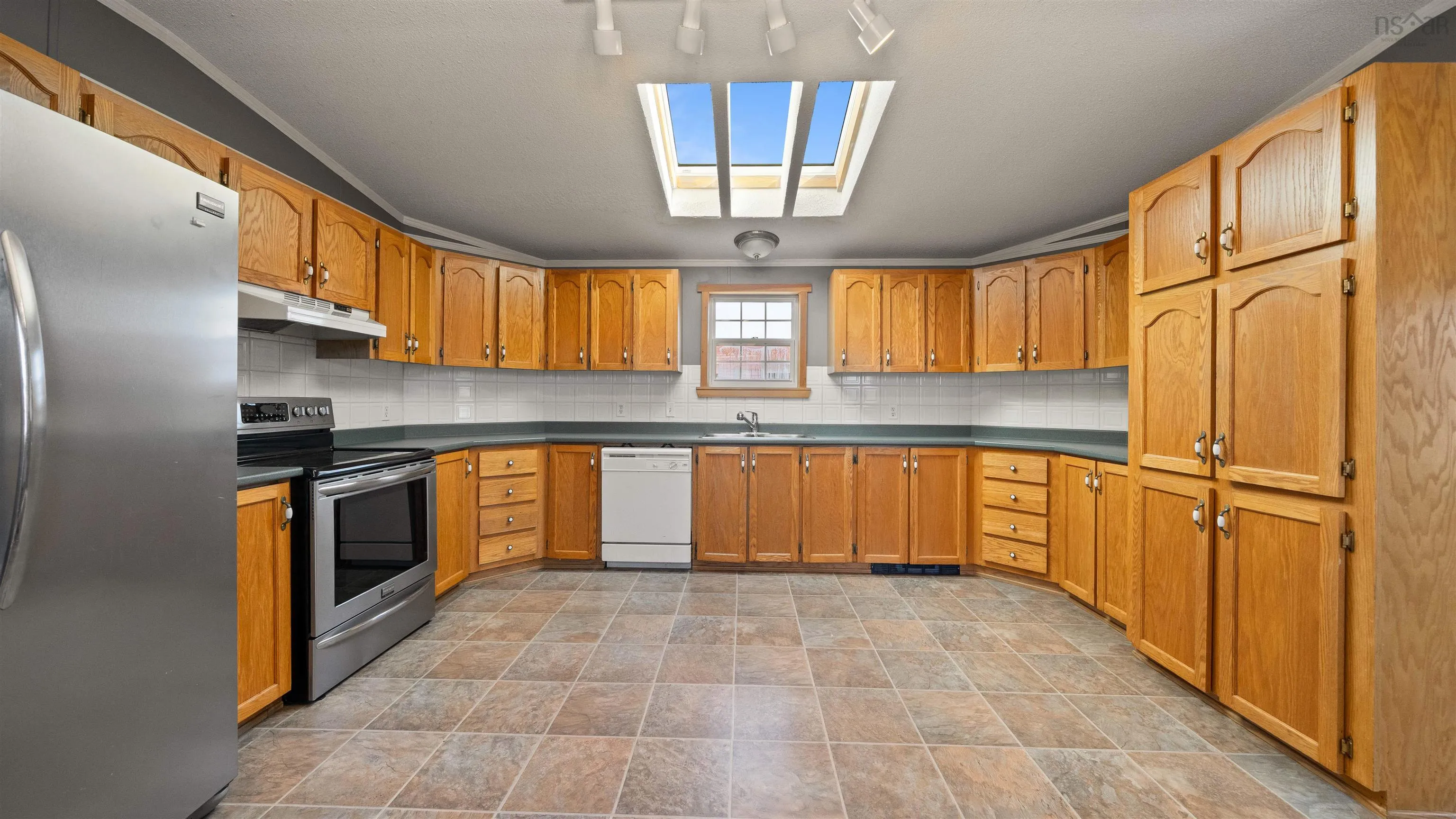 47 Bumpy Lane, Lake Echo, NS B3E 1B8, 3 Bedrooms Bedrooms, ,1 BathroomBathrooms,Residential,For Sale,Bumpy,202521242