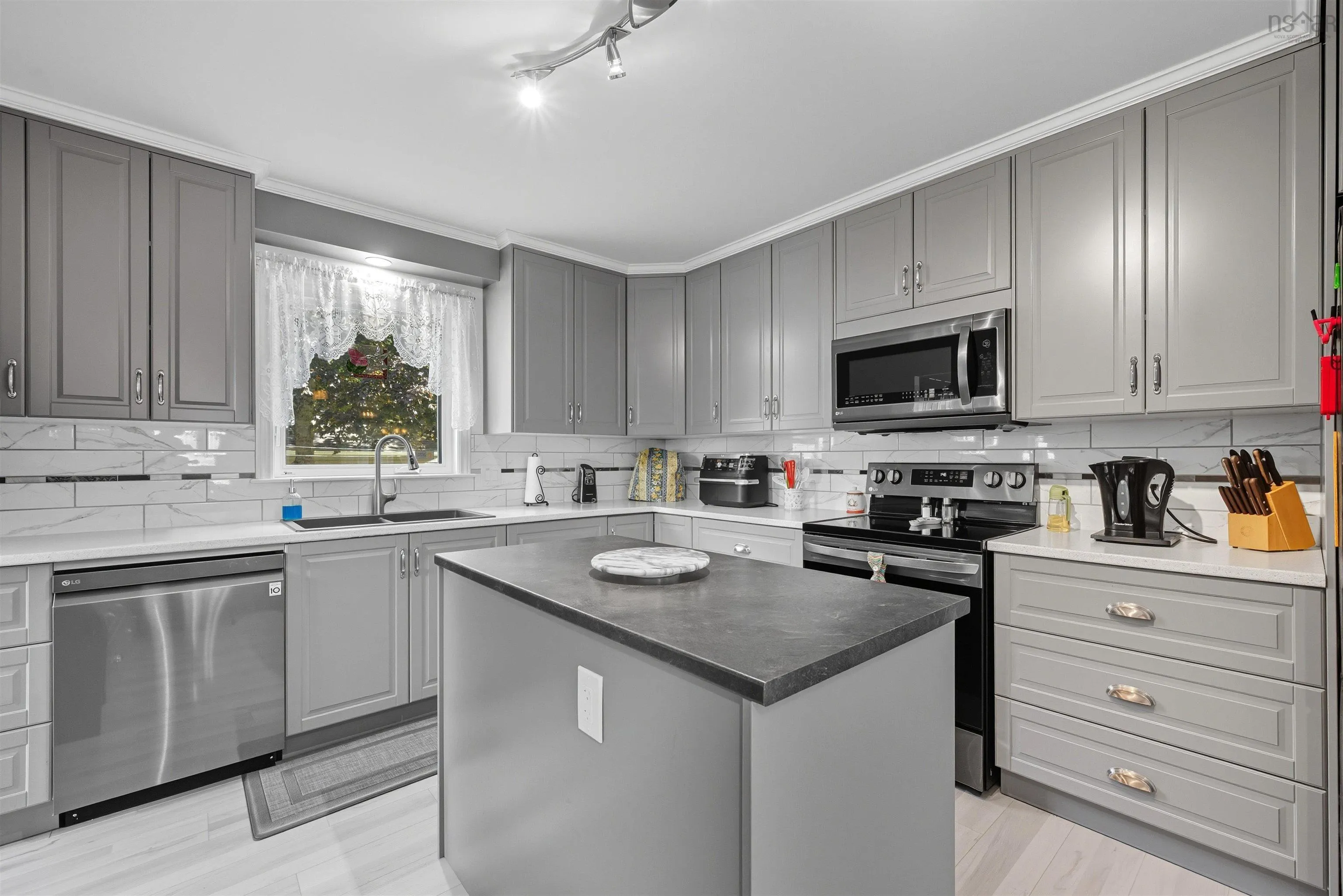 20 Odell Drive, Westphal, NS B2W 3T4, 4 Bedrooms Bedrooms, ,2 BathroomsBathrooms,Residential,For Sale,Odell,202523666