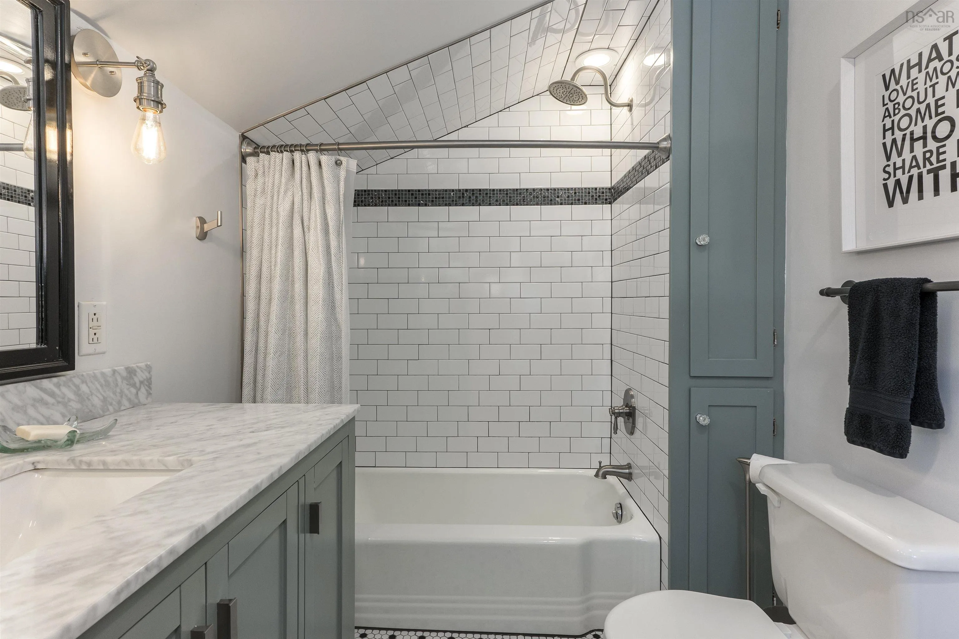 542 King Street, Windsor, NS B0N 2T0, 4 Bedrooms Bedrooms, ,2 BathroomsBathrooms,Residential,For Sale,King,202518872