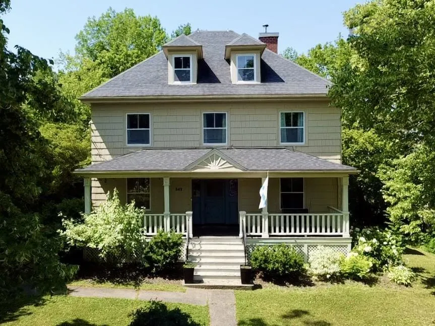 542 King Street, Windsor, NS B0N 2T0, 4 Bedrooms Bedrooms, ,2 BathroomsBathrooms,Residential,For Sale,King,202518872