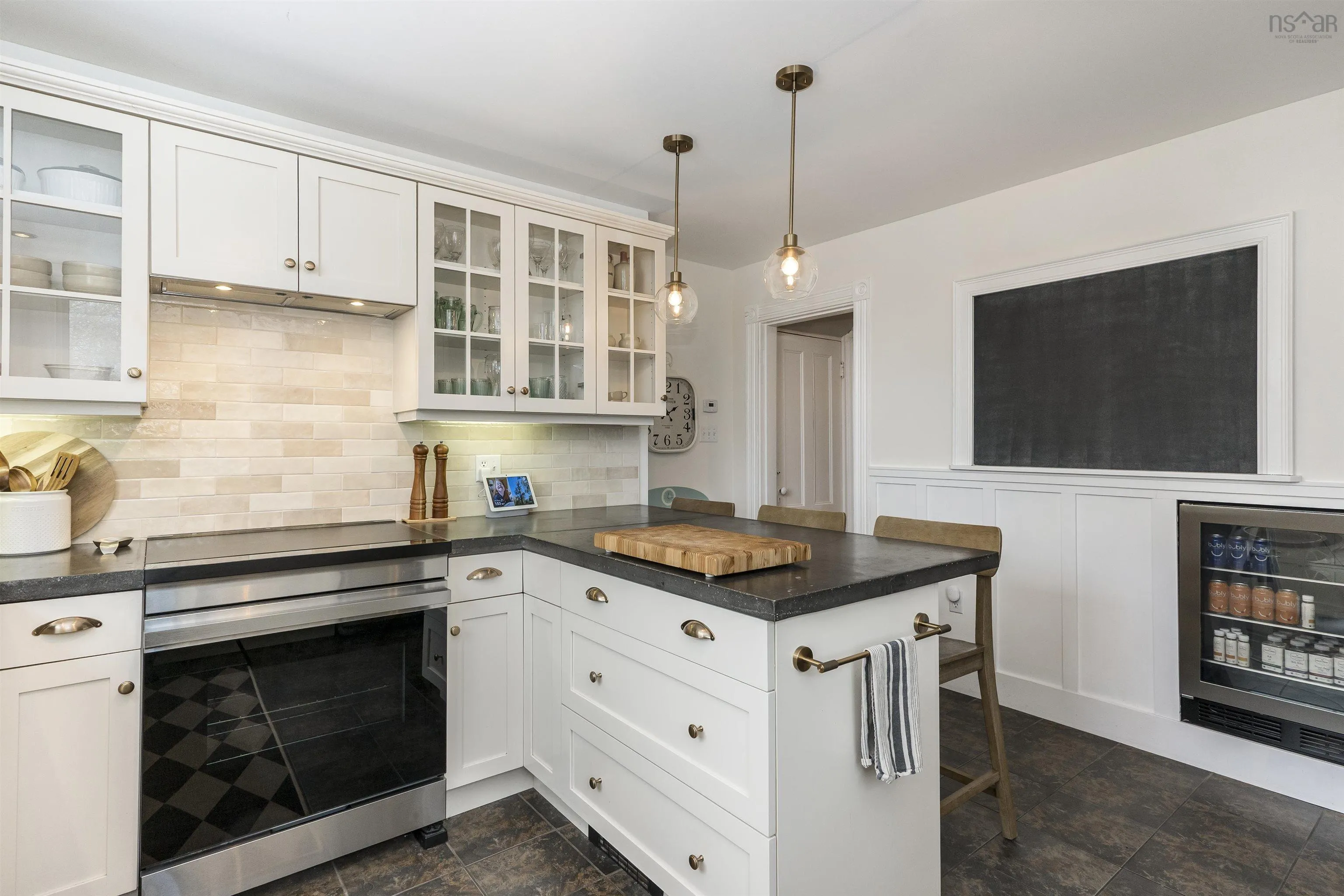 542 King Street, Windsor, NS B0N 2T0, 4 Bedrooms Bedrooms, ,2 BathroomsBathrooms,Residential,For Sale,King,202518872
