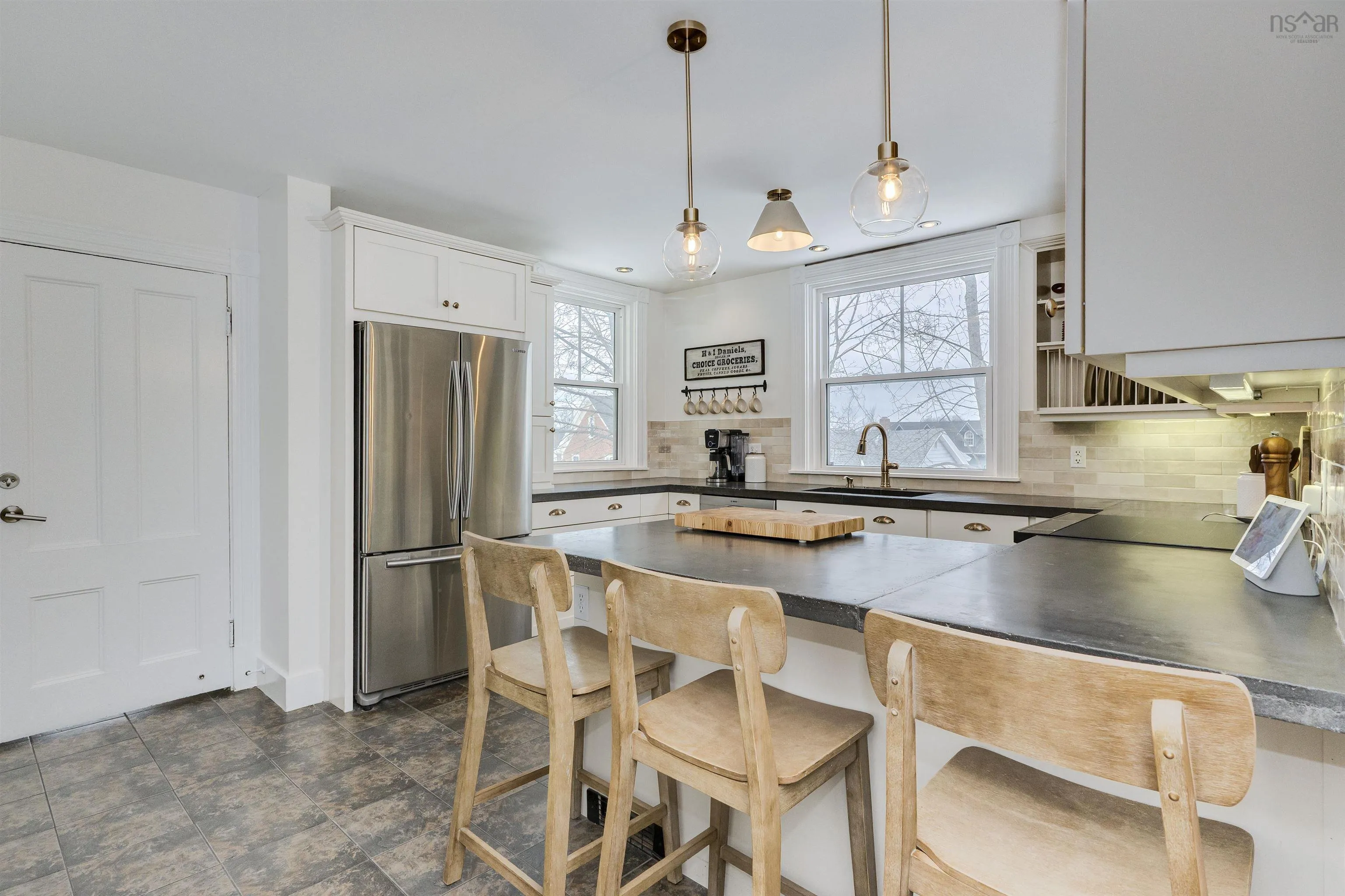 542 King Street, Windsor, NS B0N 2T0, 4 Bedrooms Bedrooms, ,2 BathroomsBathrooms,Residential,For Sale,King,202518872