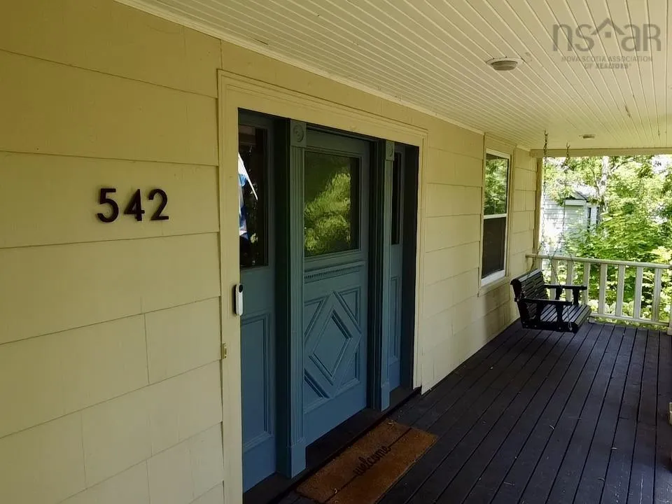 542 King Street, Windsor, NS B0N 2T0, 4 Bedrooms Bedrooms, ,2 BathroomsBathrooms,Residential,For Sale,King,202518872
