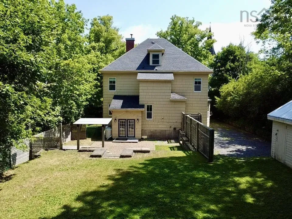 542 King Street, Windsor, NS B0N 2T0, 4 Bedrooms Bedrooms, ,2 BathroomsBathrooms,Residential,For Sale,King,202518872