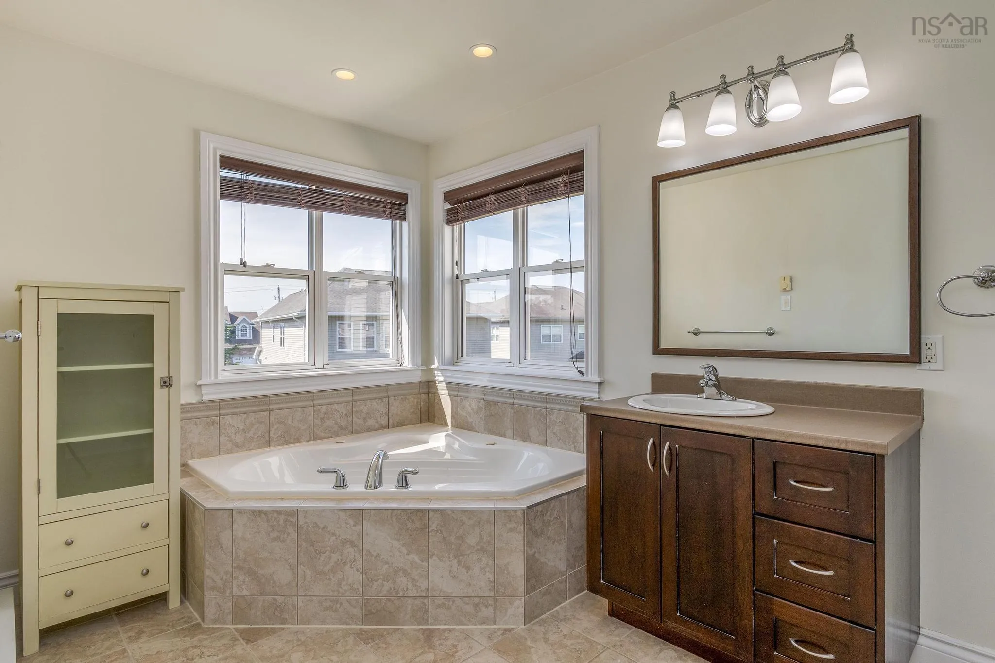 94 Cutter Drive, Halifax, NS B3M 4W5, 3 Bedrooms Bedrooms, ,4 BathroomsBathrooms,Residential,For Sale,Cutter,202513507