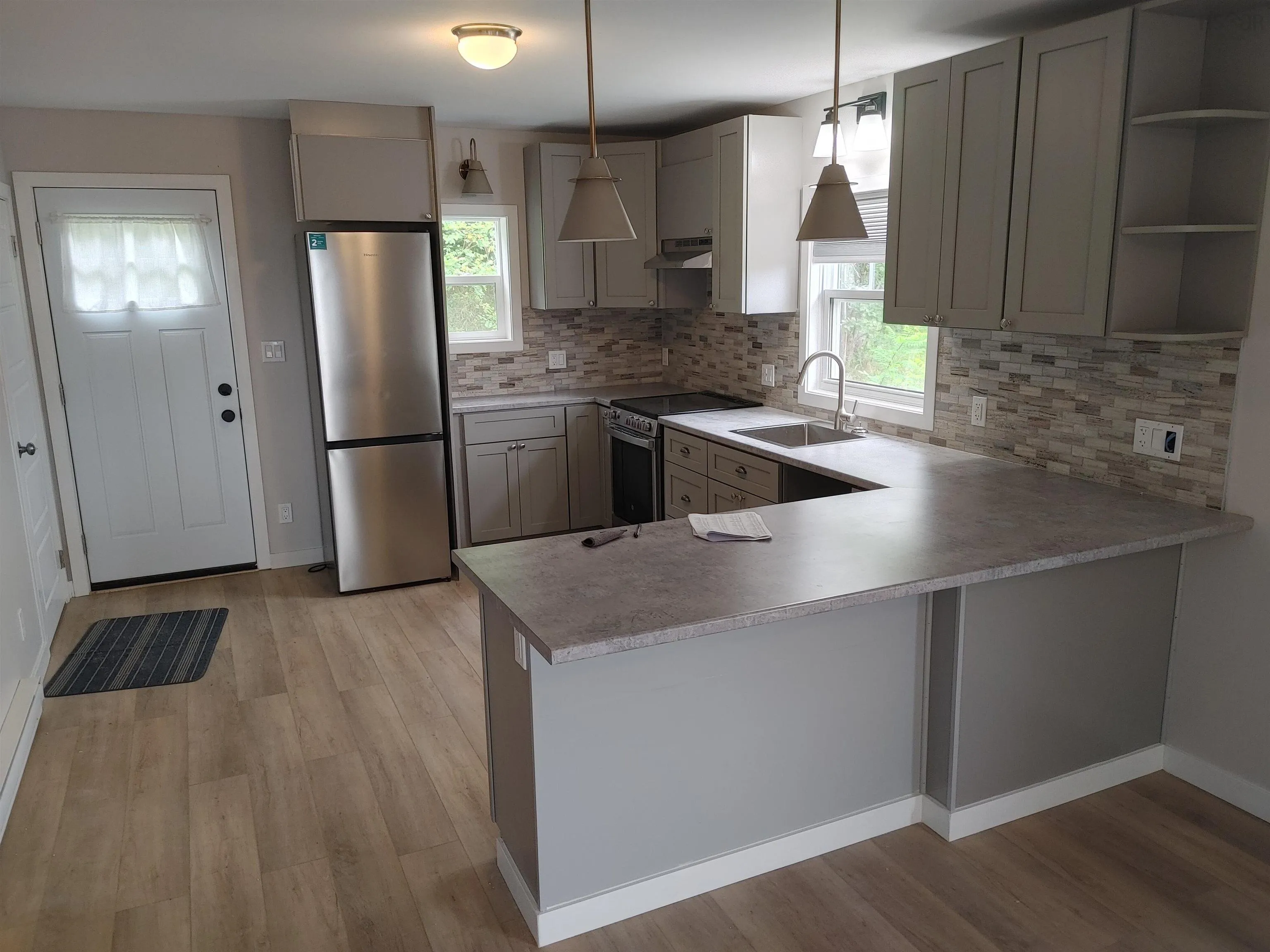 2 Holland Avenue, Bedford Ns B4a 1l4, 2 Bedrooms Bedrooms, ,1 BathroomBathrooms,Residential,For Sale,Holland,202421408