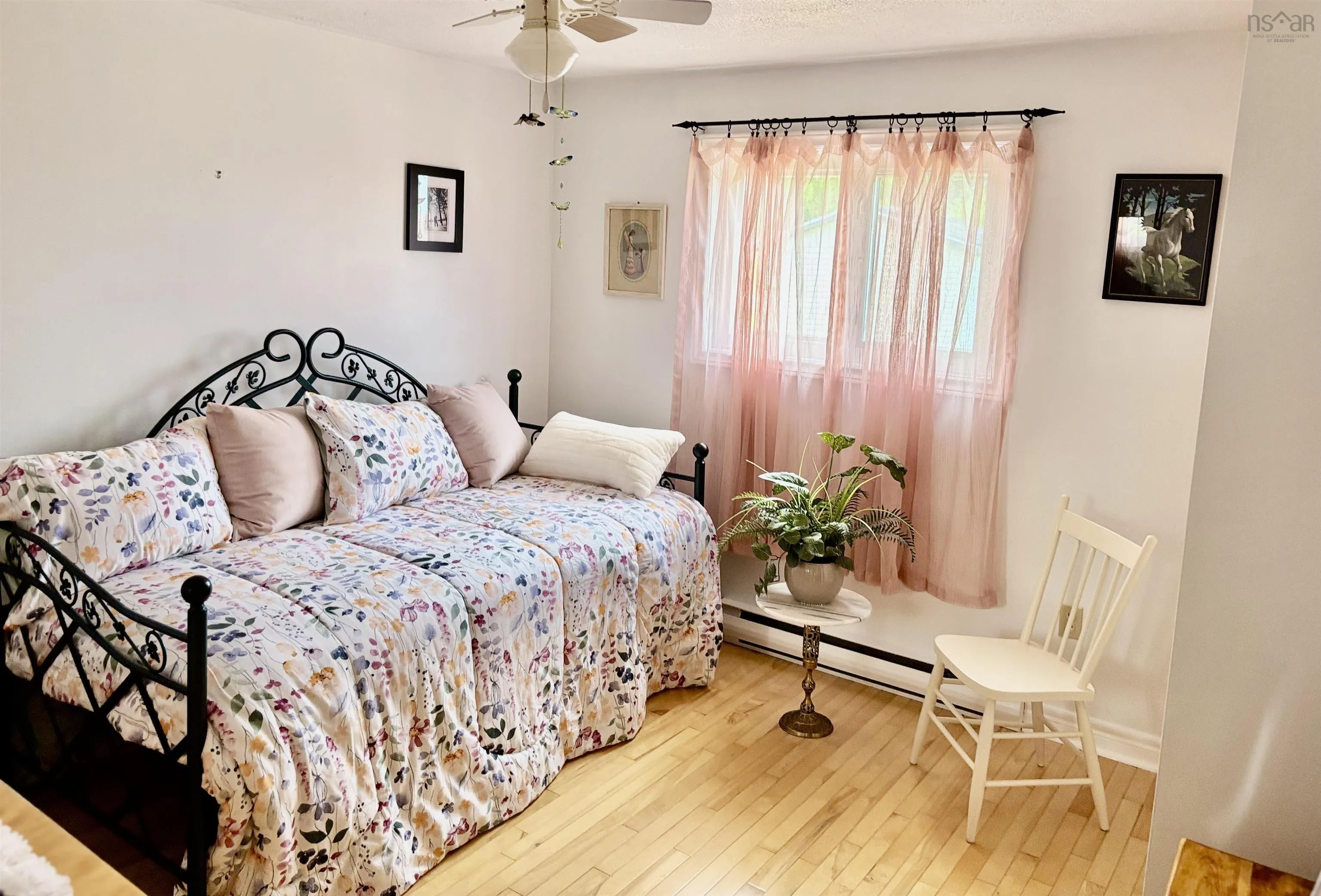 41 Helens Avenue, Georges River, NS B1Y 3G5, 3 Bedrooms Bedrooms, ,2 BathroomsBathrooms,Residential,For Sale,Helens,202522627