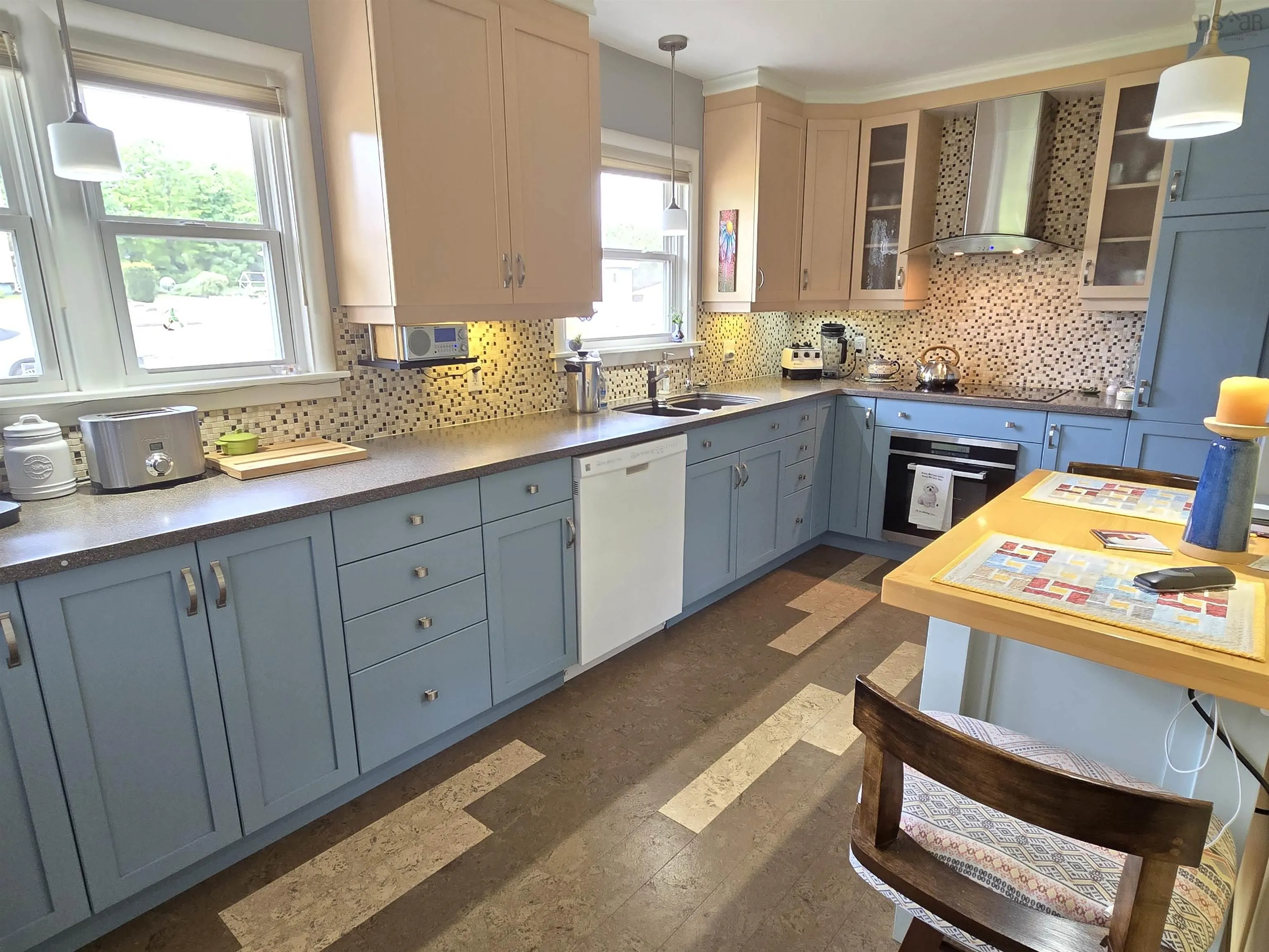 62 Hillcrest Street, Bridgewater, NS B4V 1S9, 4 Bedrooms Bedrooms, ,2 BathroomsBathrooms,Residential,For Sale,Hillcrest,202513230