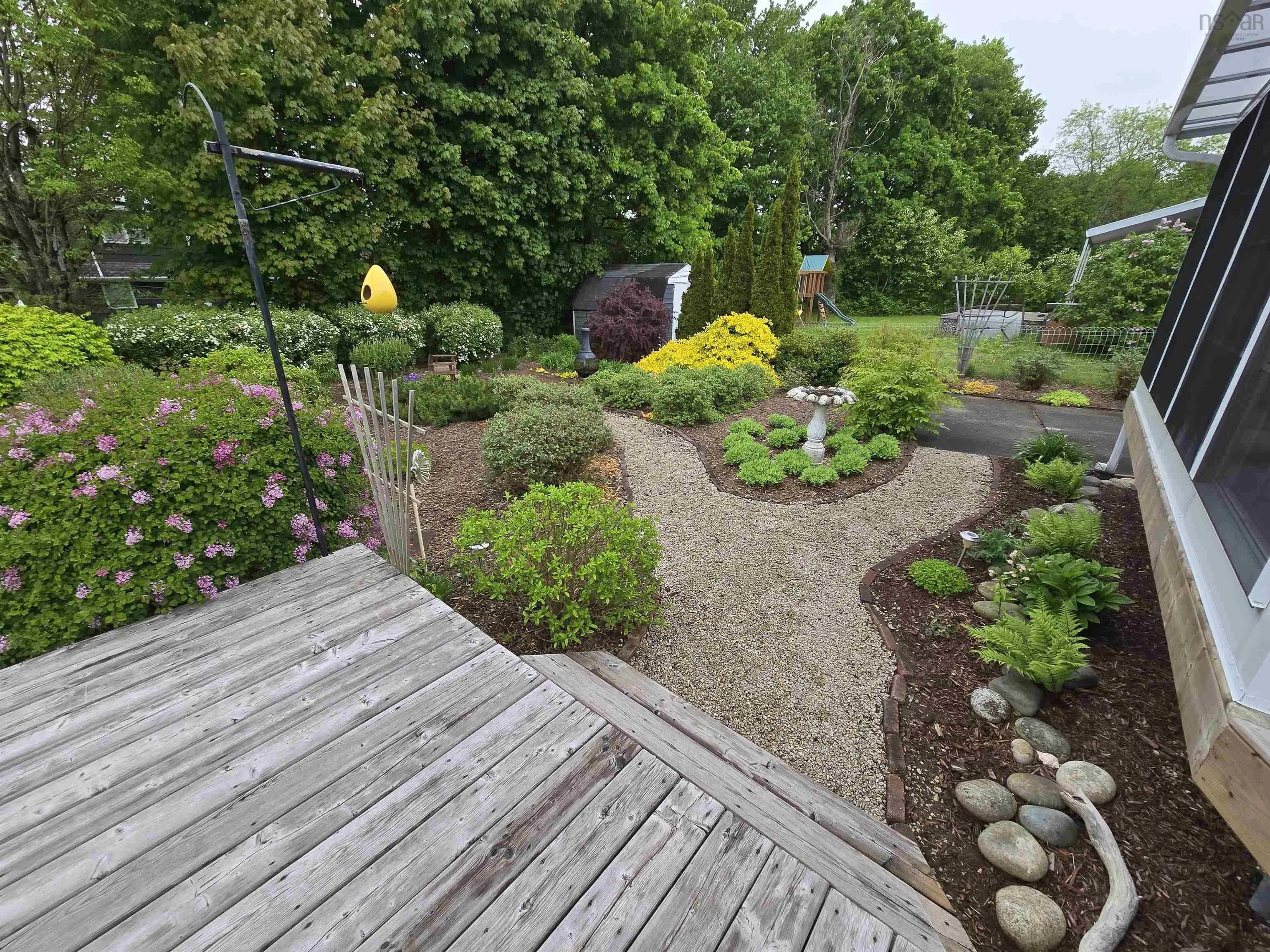 62 Hillcrest Street, Bridgewater, NS B4V 1S9, 4 Bedrooms Bedrooms, ,2 BathroomsBathrooms,Residential,For Sale,Hillcrest,202513230