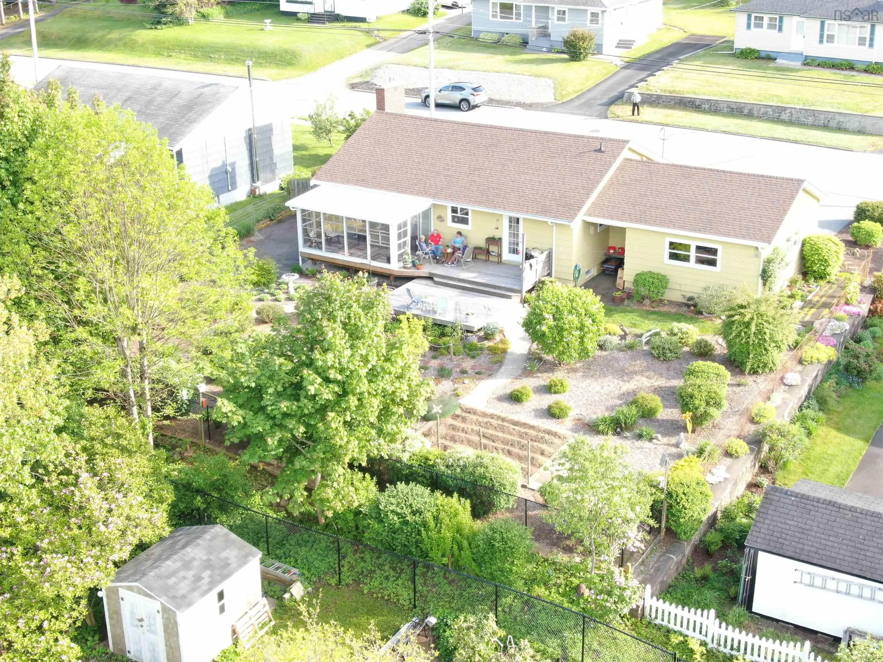 62 Hillcrest Street, Bridgewater, NS B4V 1S9, 4 Bedrooms Bedrooms, ,2 BathroomsBathrooms,Residential,For Sale,Hillcrest,202513230
