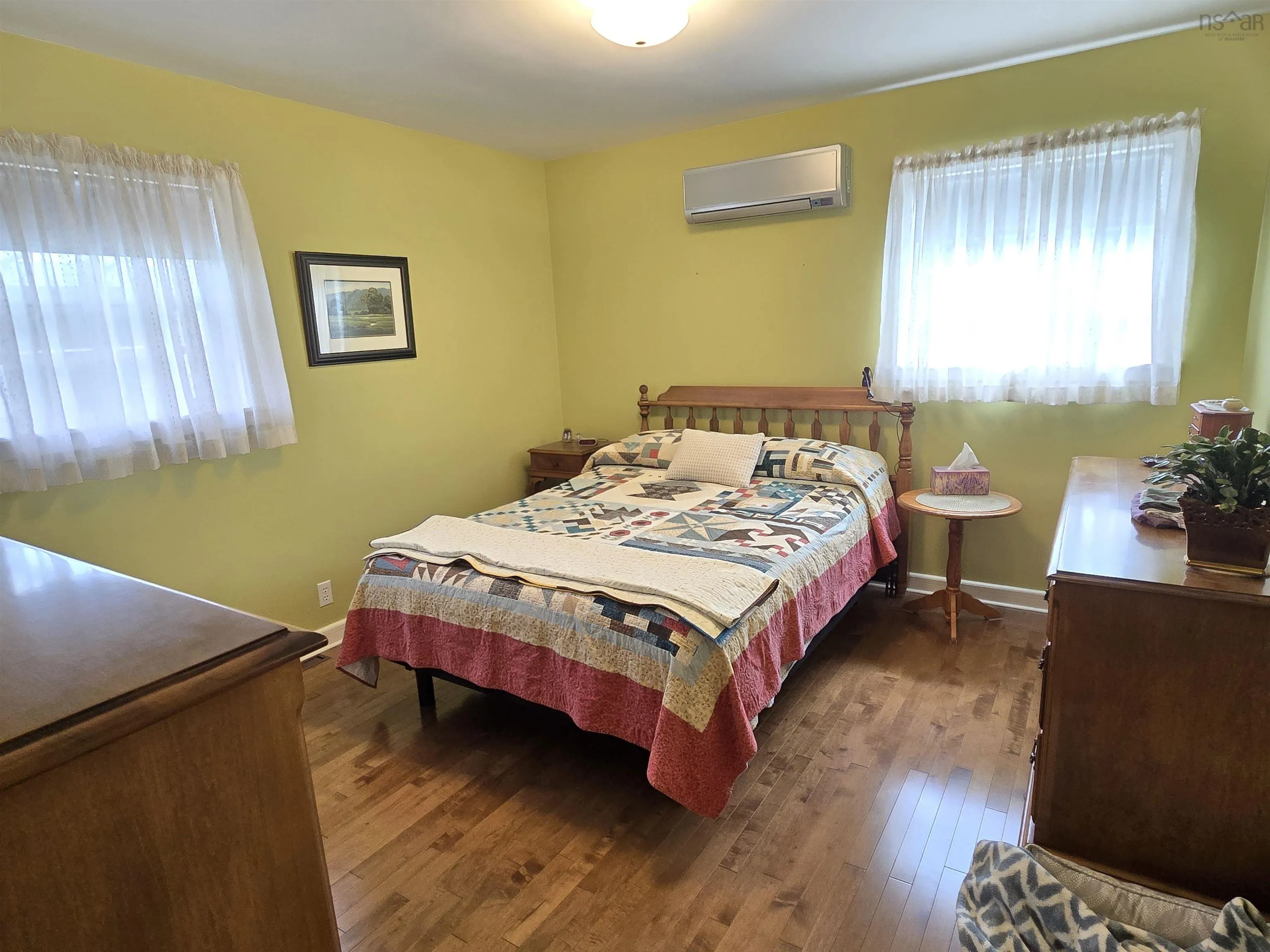 62 Hillcrest Street, Bridgewater, NS B4V 1S9, 4 Bedrooms Bedrooms, ,2 BathroomsBathrooms,Residential,For Sale,Hillcrest,202513230