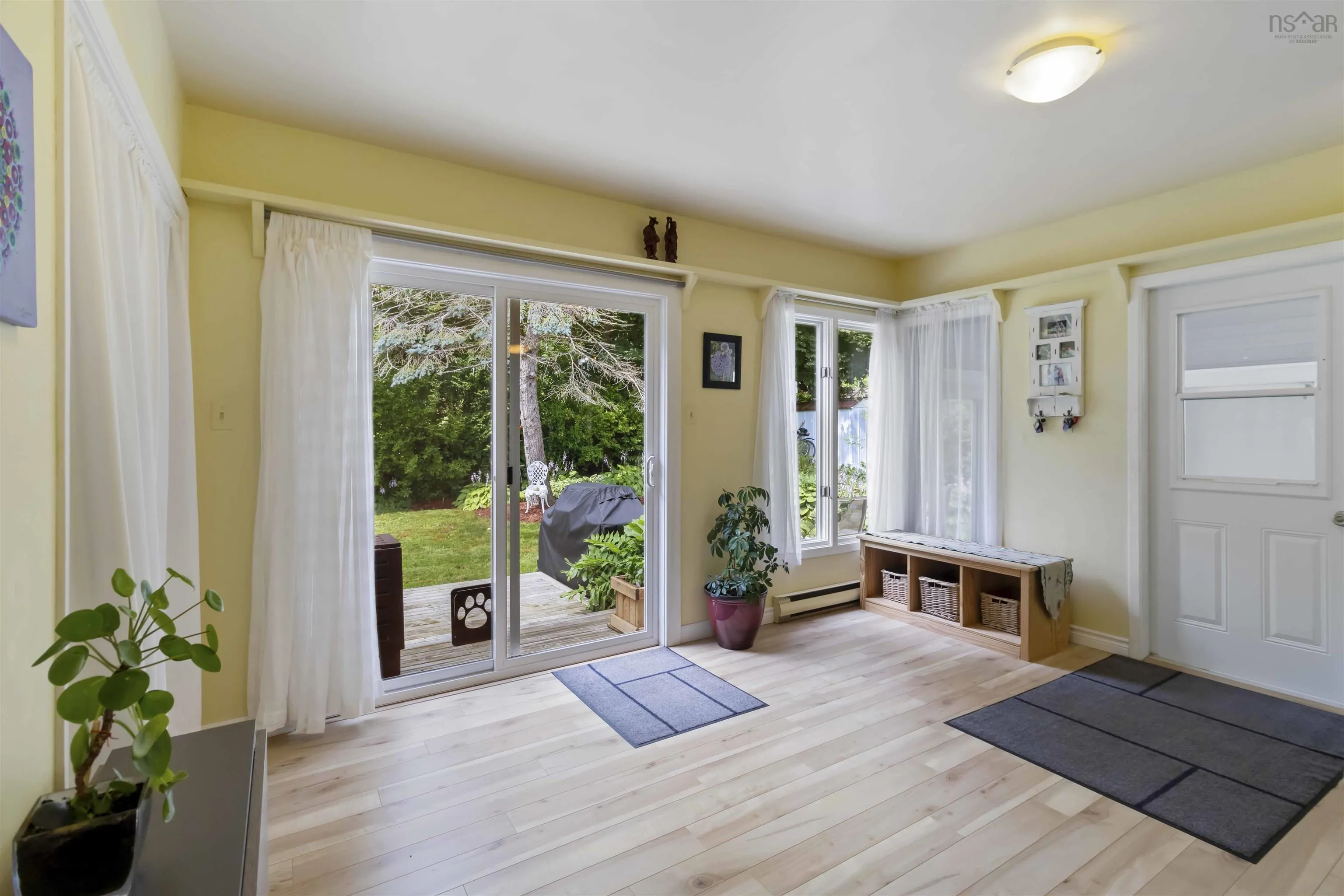 163 Crescent Street, Bridgewater, NS B4V 1L1, 4 Bedrooms Bedrooms, ,2 BathroomsBathrooms,Residential,For Sale,Crescent,202518451