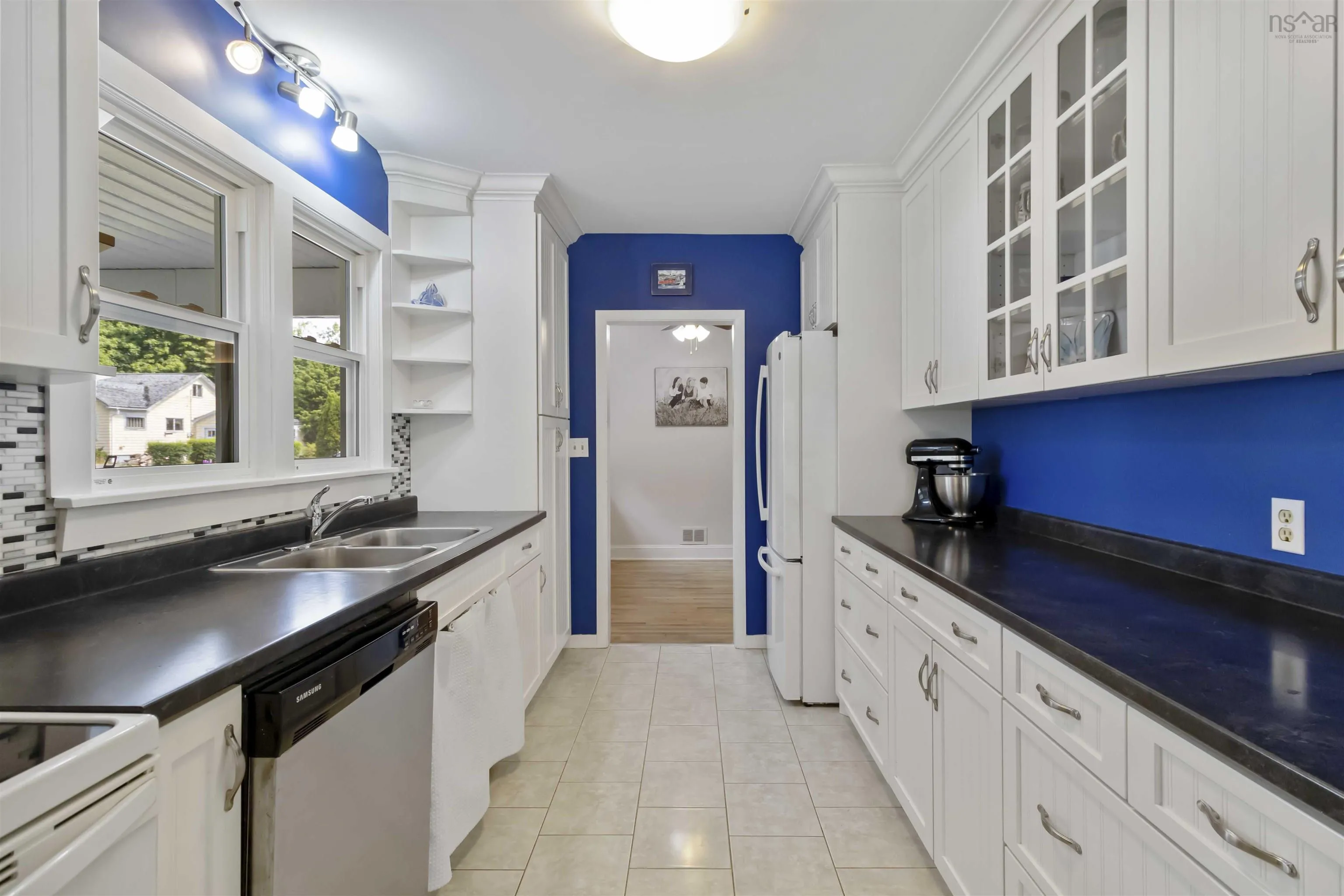 163 Crescent Street, Bridgewater, NS B4V 1L1, 4 Bedrooms Bedrooms, ,2 BathroomsBathrooms,Residential,For Sale,Crescent,202518451