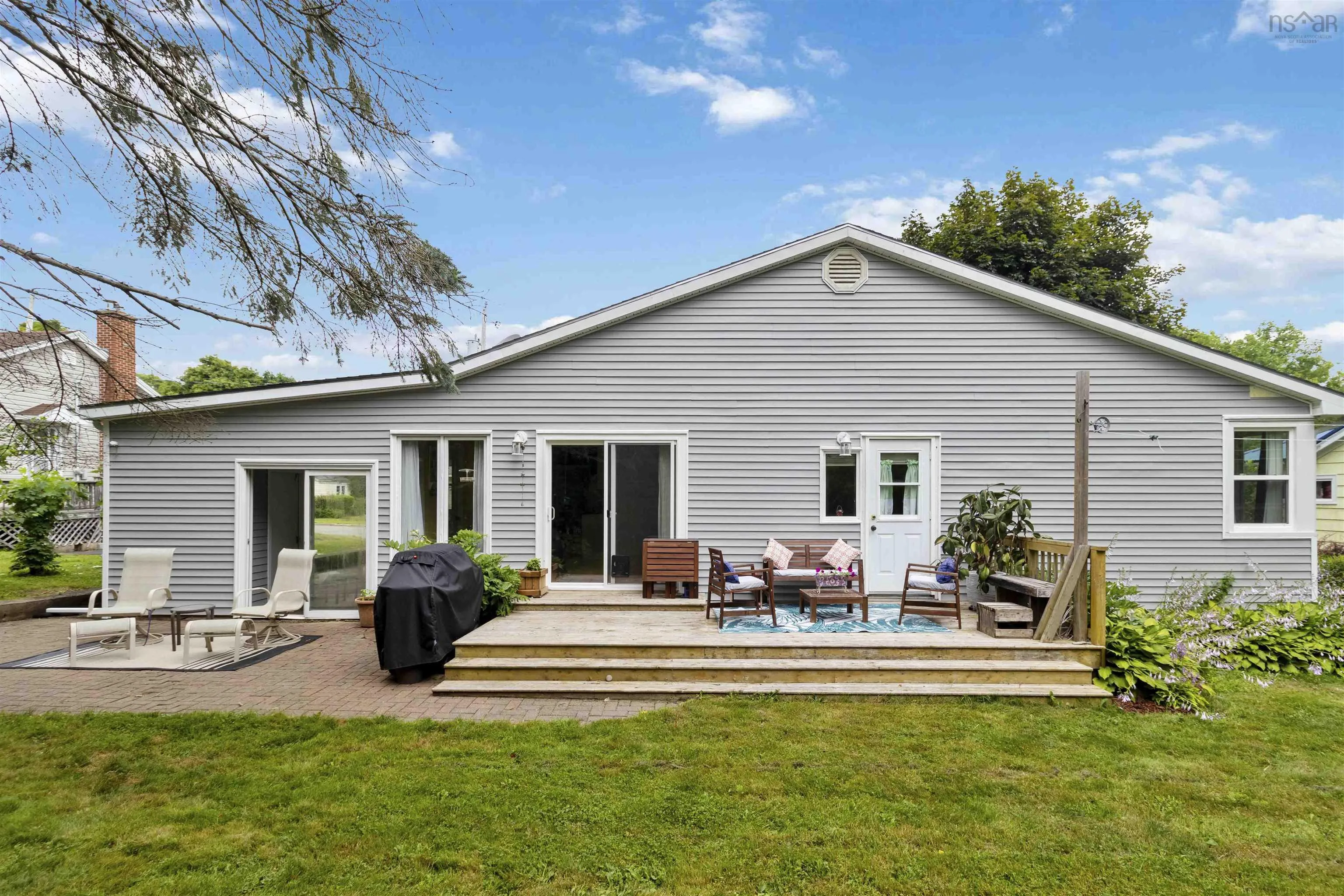 163 Crescent Street, Bridgewater, NS B4V 1L1, 4 Bedrooms Bedrooms, ,2 BathroomsBathrooms,Residential,For Sale,Crescent,202518451